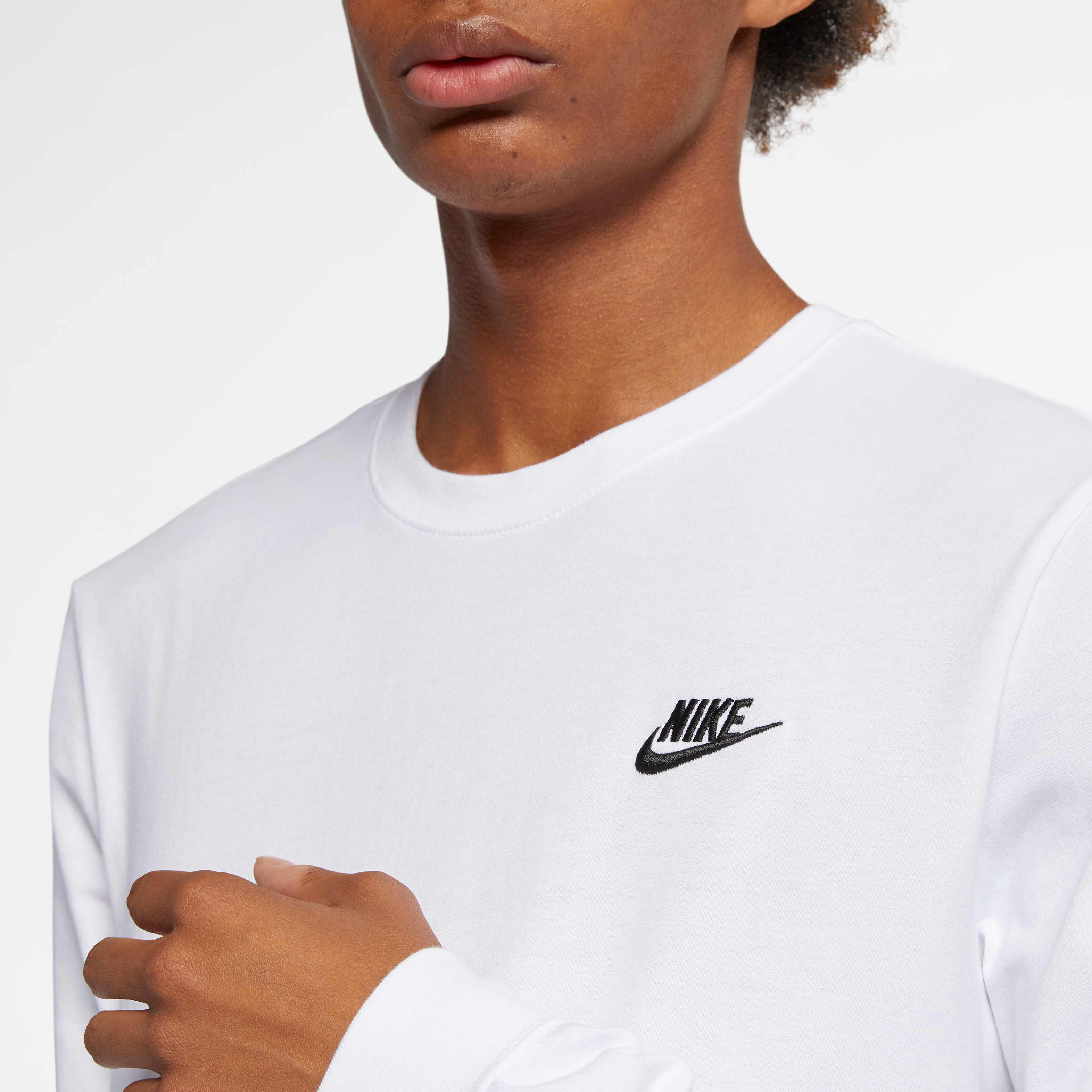 Nike Sportswear Club image number 2