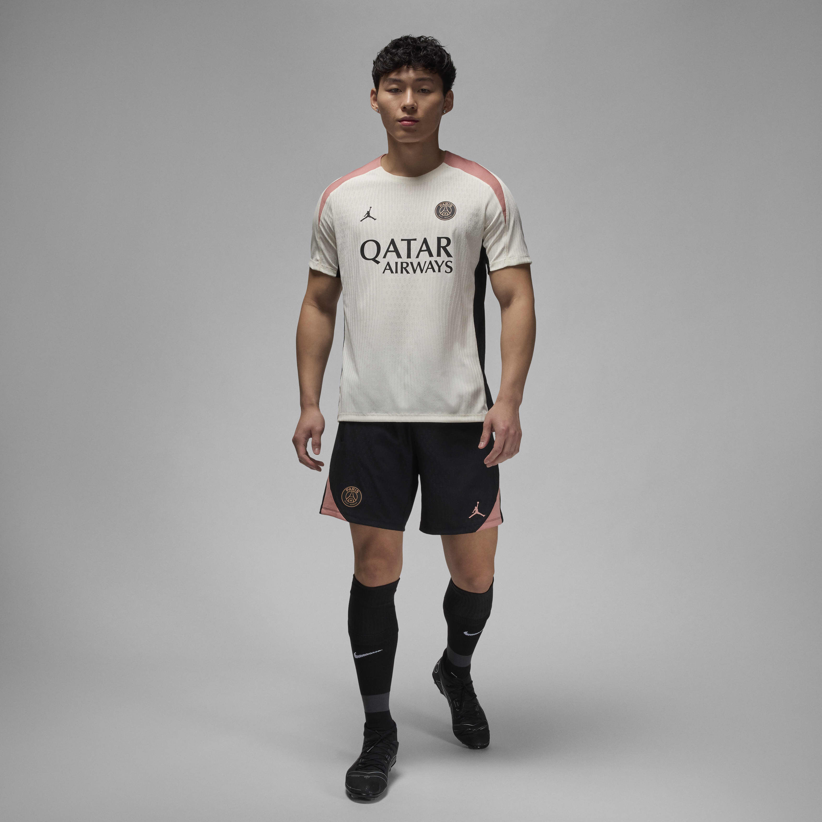 Paris Saint-Germain Strike Elite Third image number 5