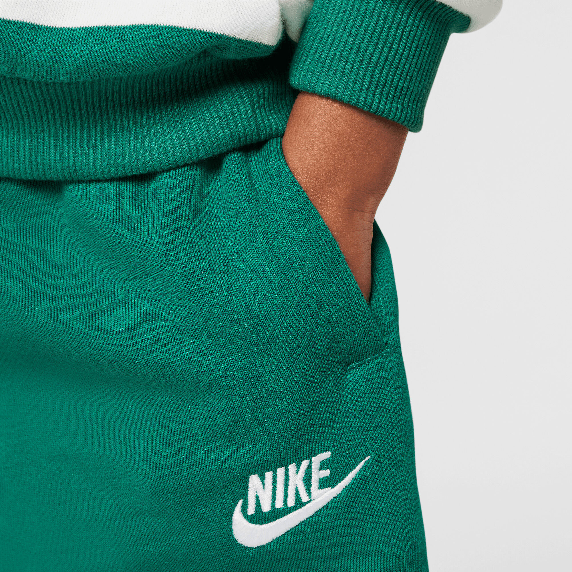 Nike Sportswear Club image number 3