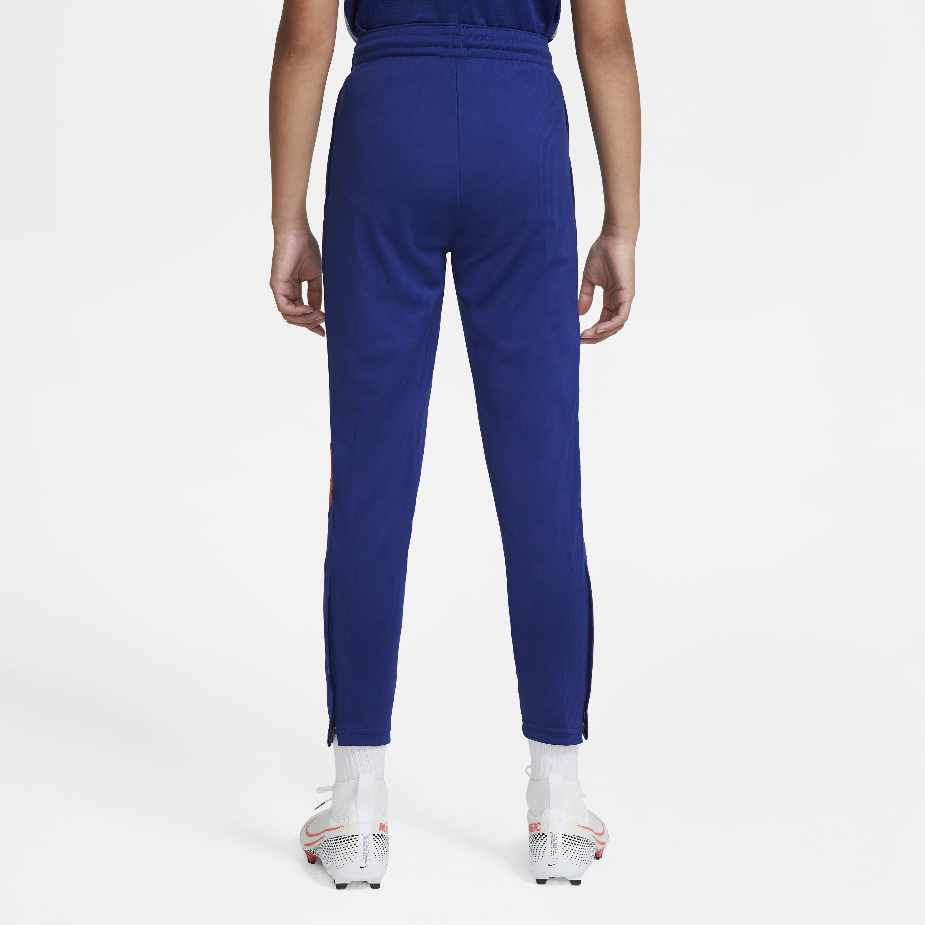 برشلونة سترايك image number 6