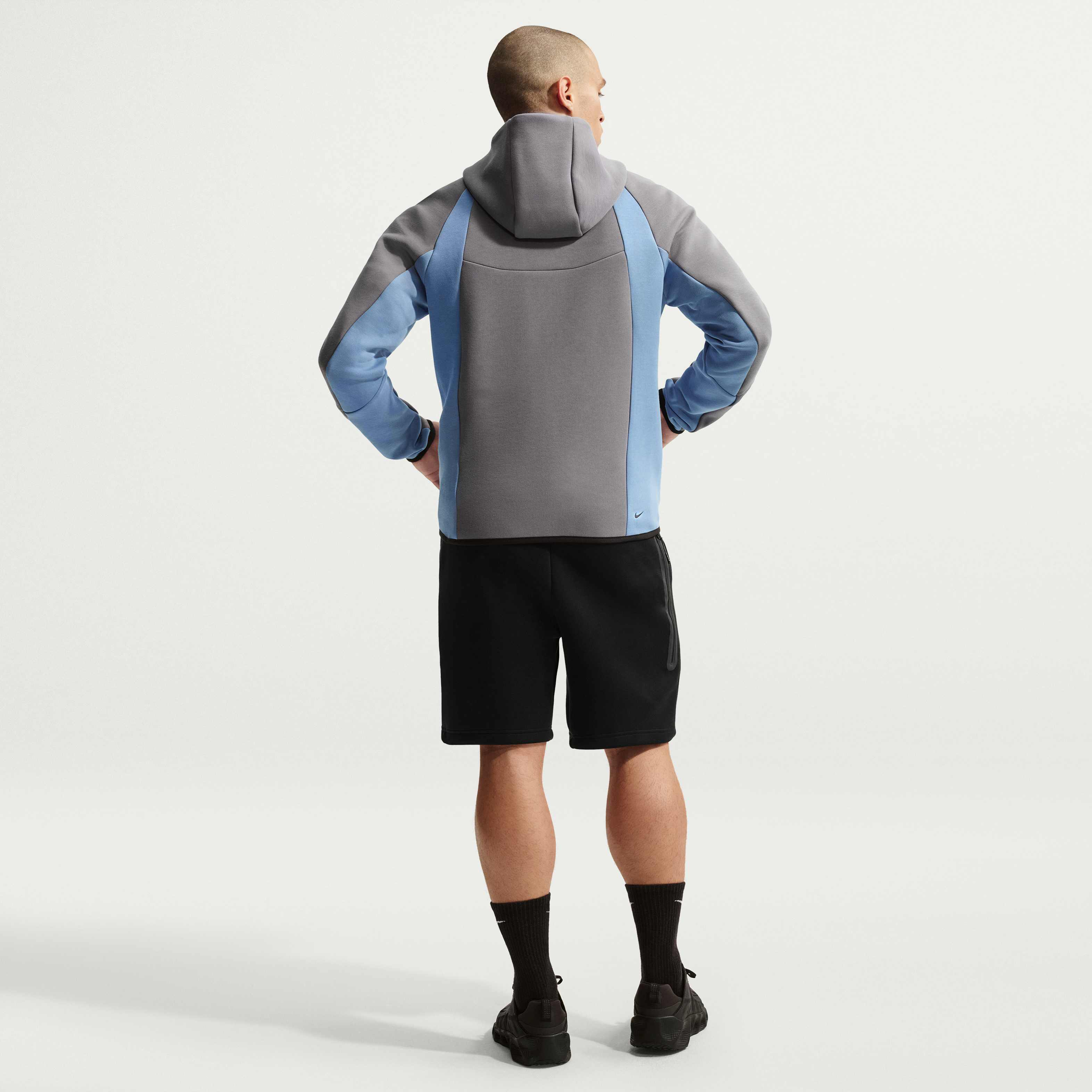 نايكي تك image number 4