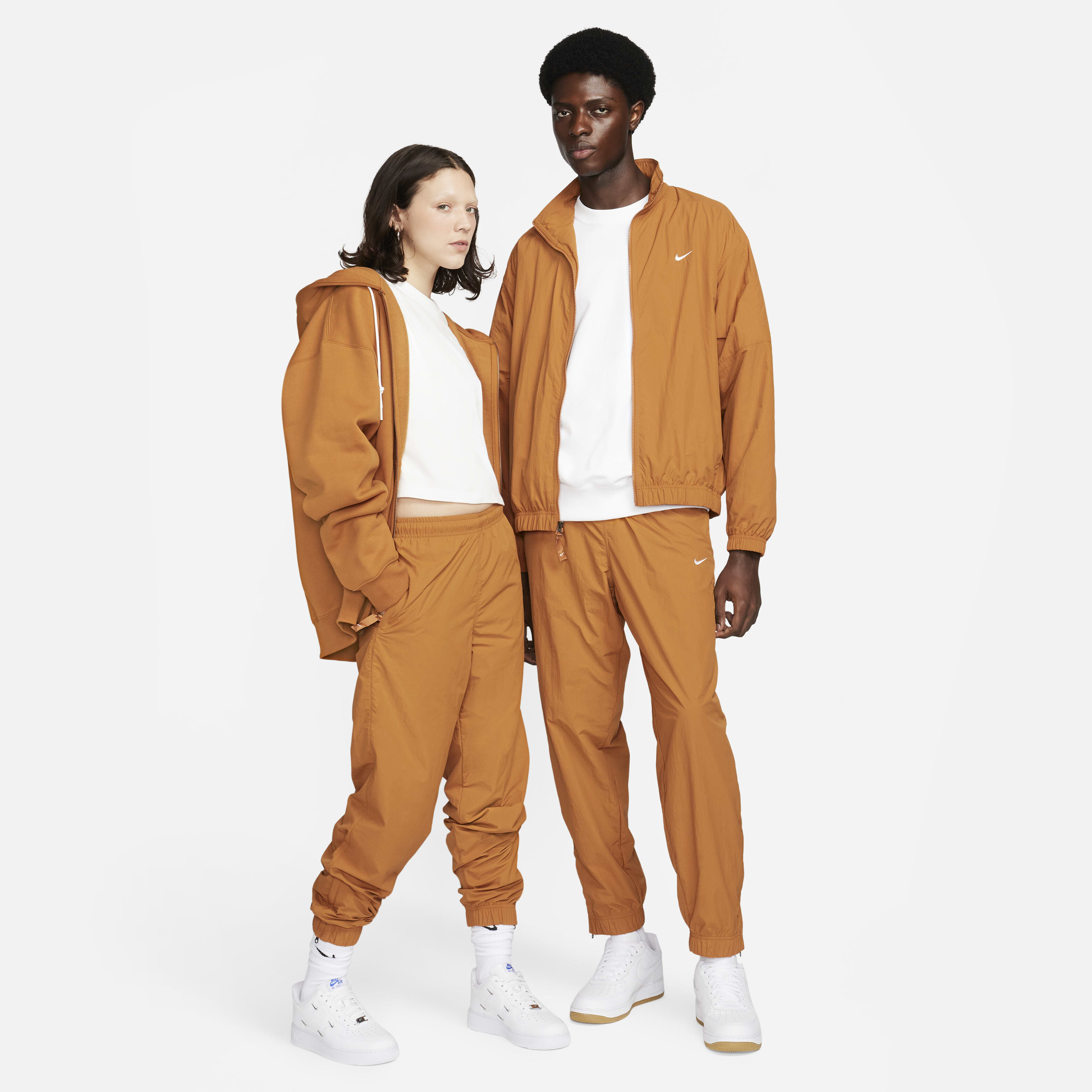 نايكي سبورتسوير سولو سووش image number 6