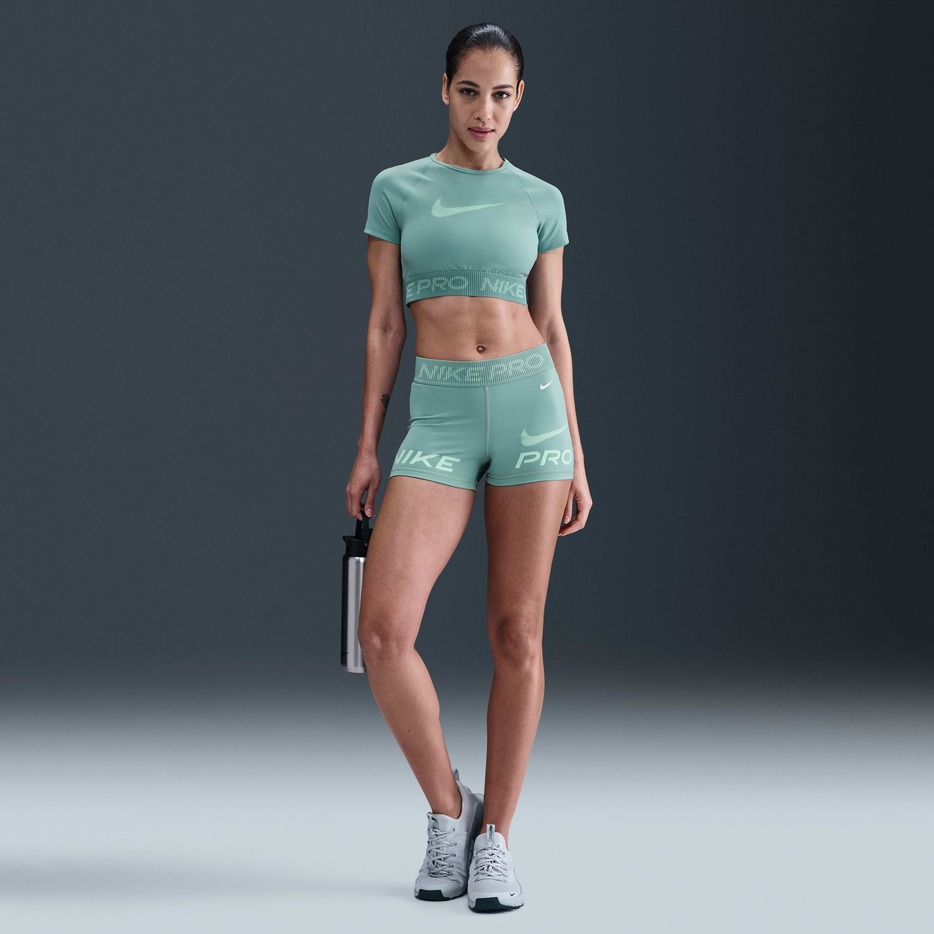 Nike Pro image number 3