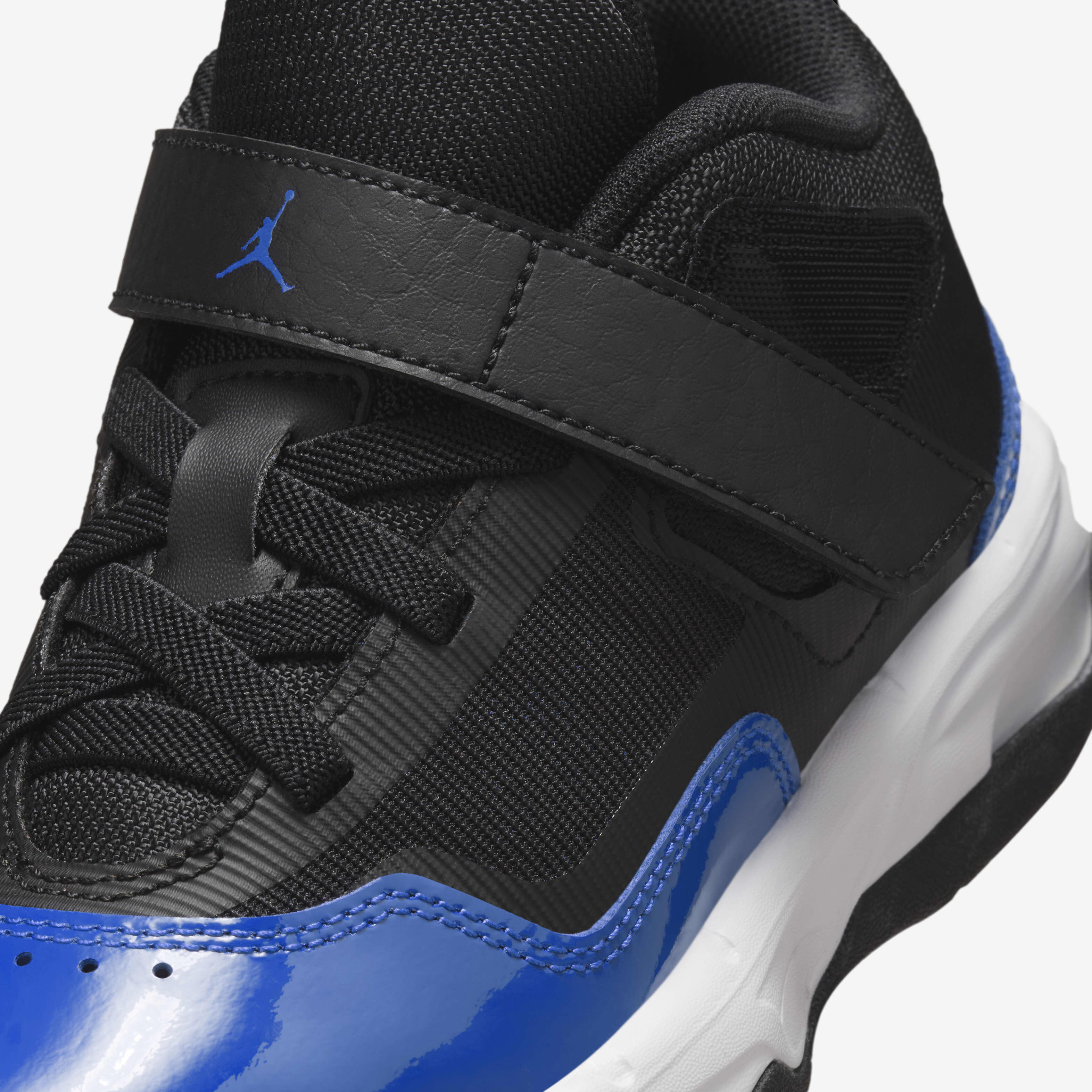 Buy Stay Loyal 3 Younger Kids' Shoes - Black/White/Game Royal @ Nike Qatar