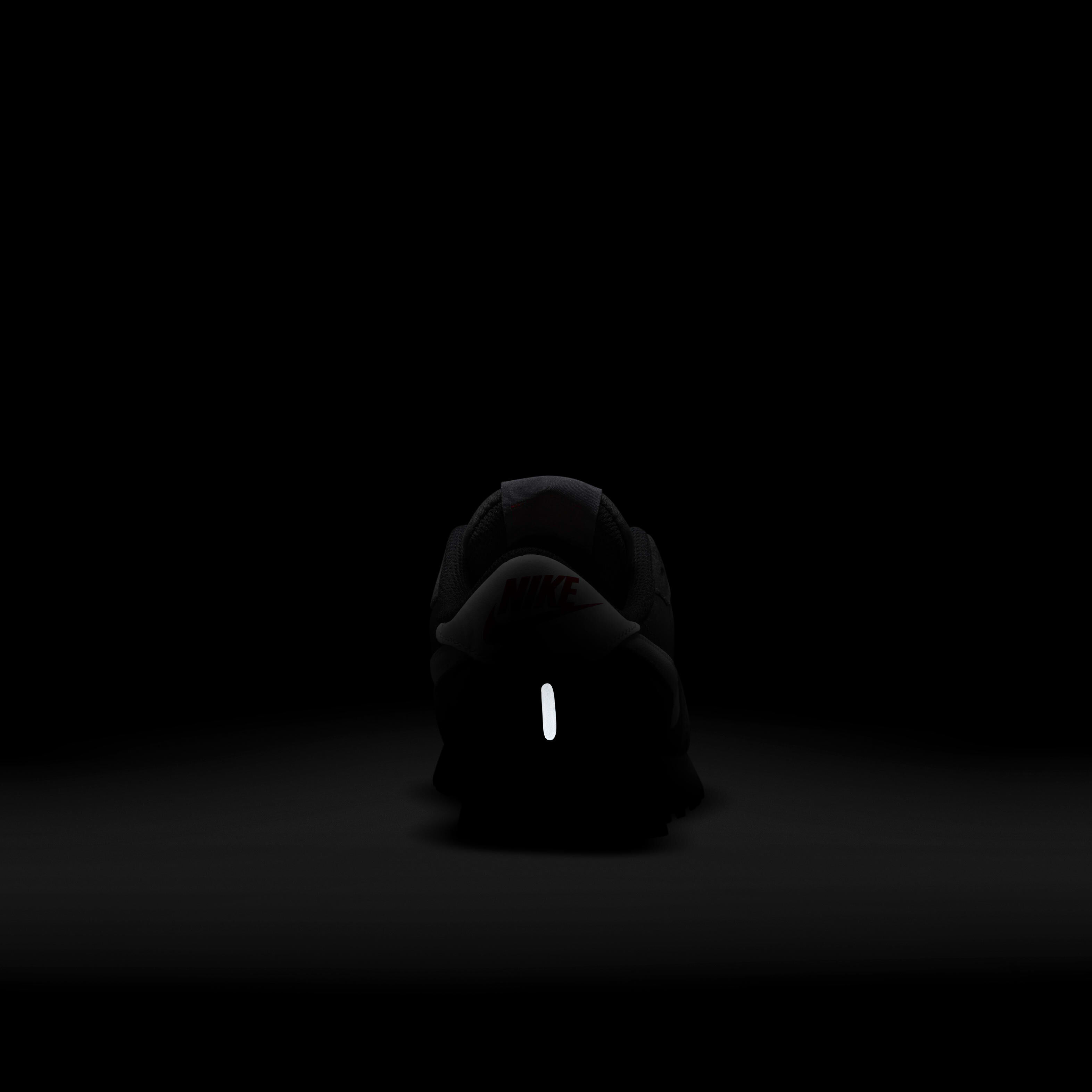 نايكي ام دي فاليانت image number 8