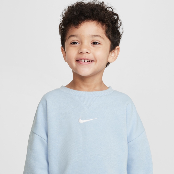Nike Essentials image number 1 Nike Essentials image number 1