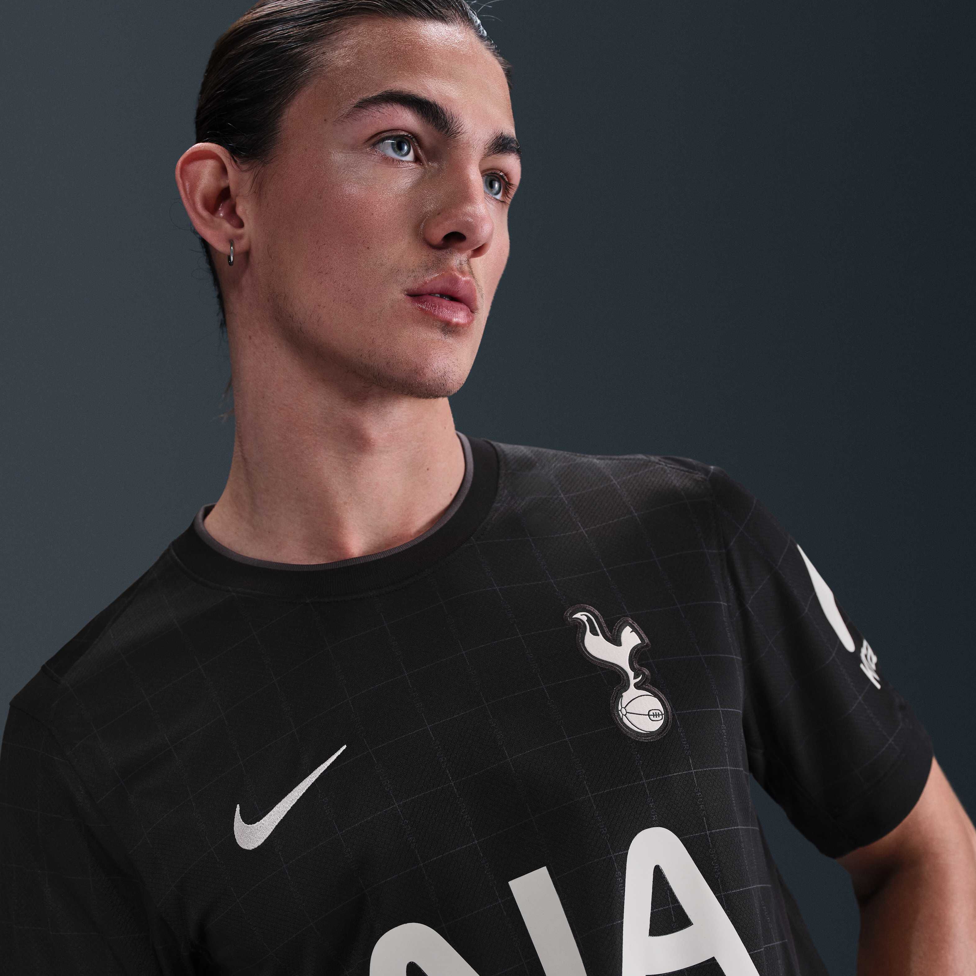 Tottenham Hotspur 2025/26 Stadium Away image number 2