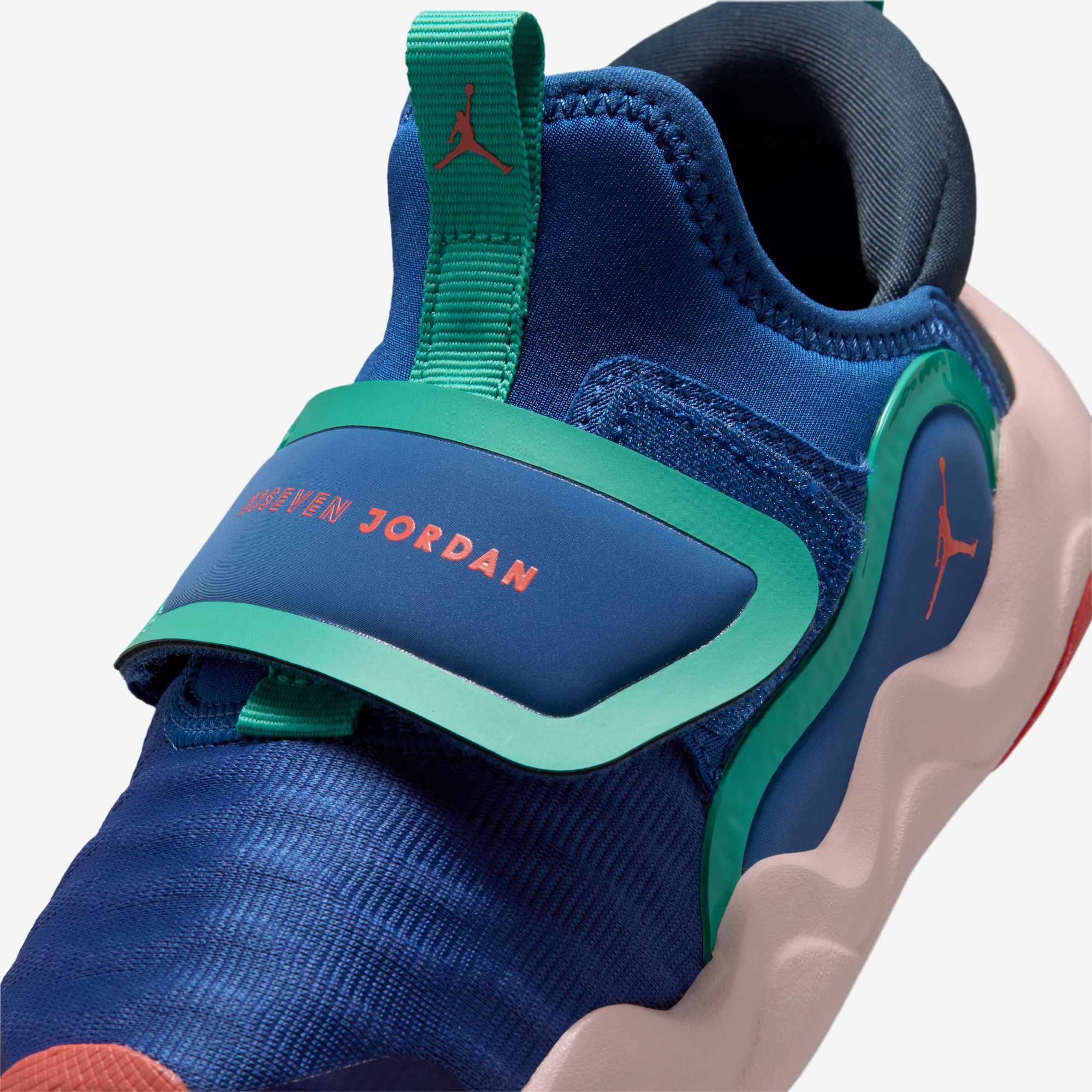 Zoom image