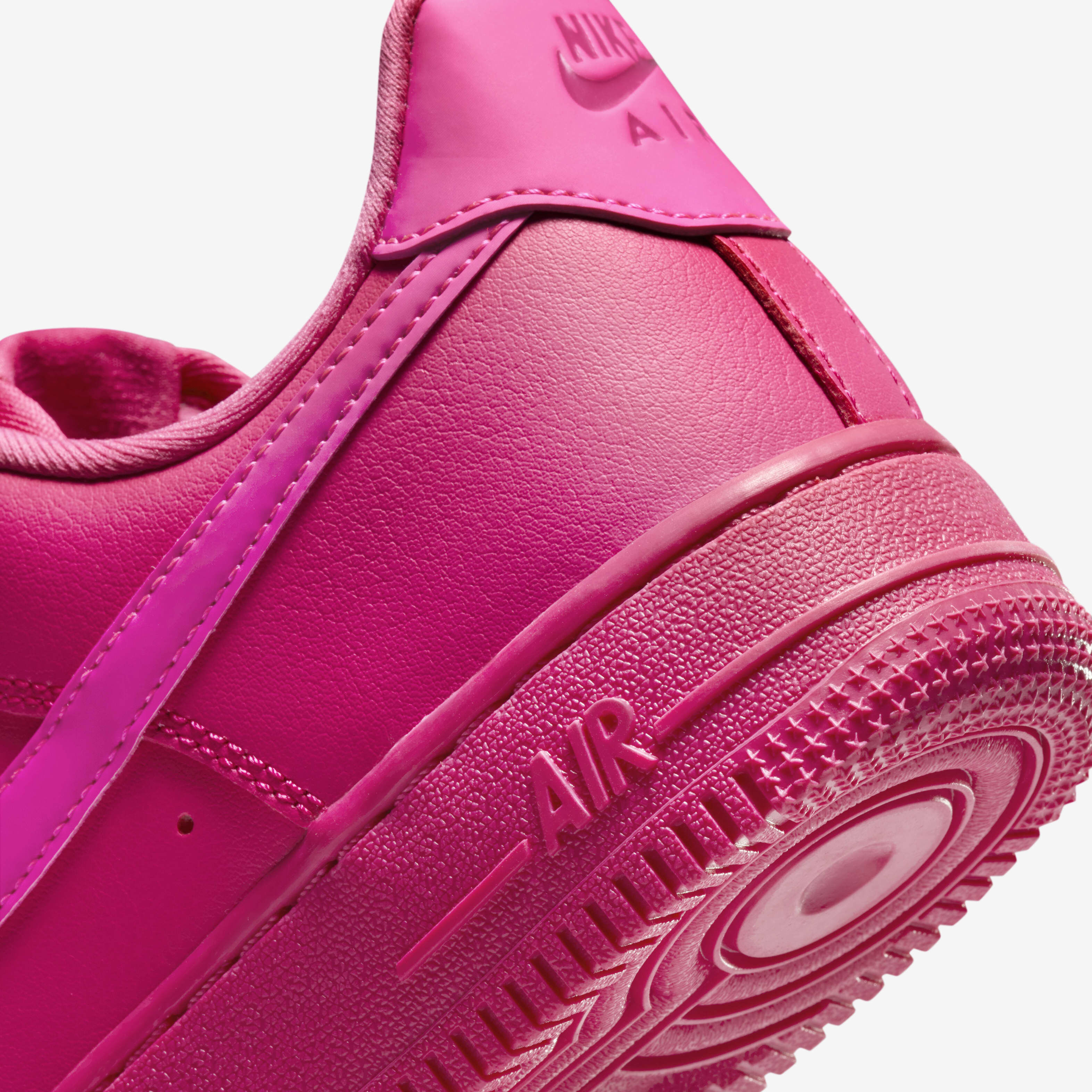 Difference between nike air force 1 gs and 7 discount