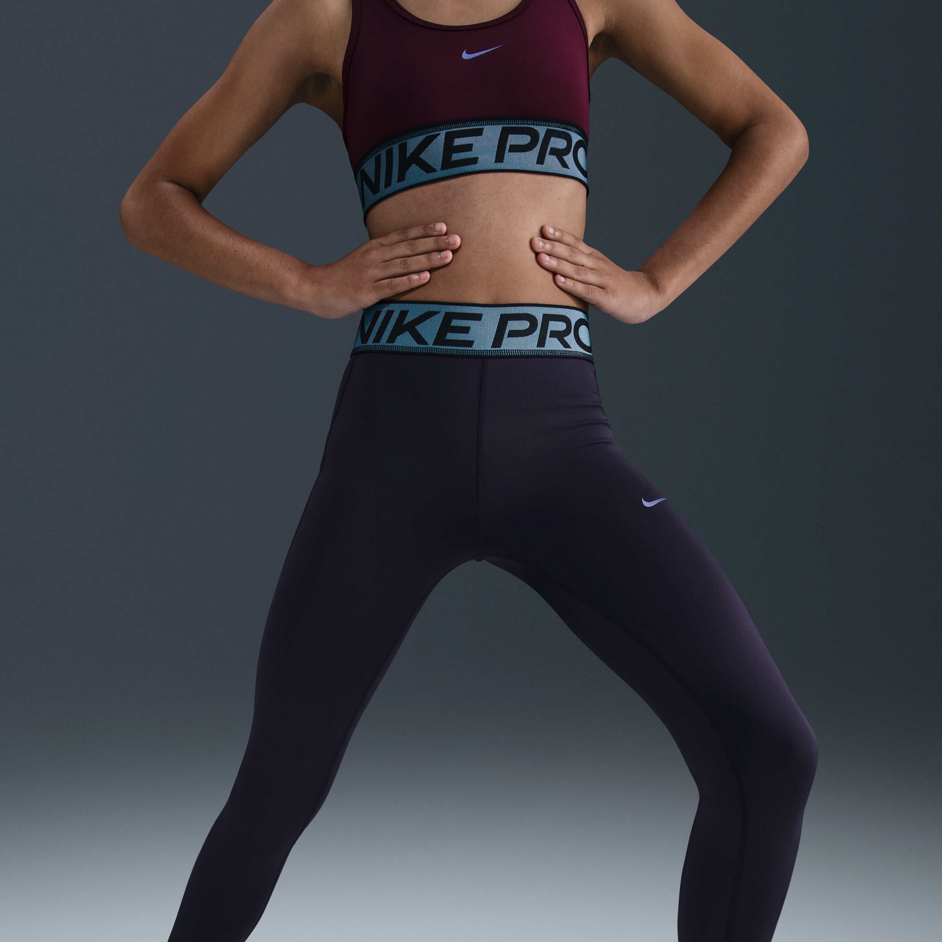 Nike Pro image number 1