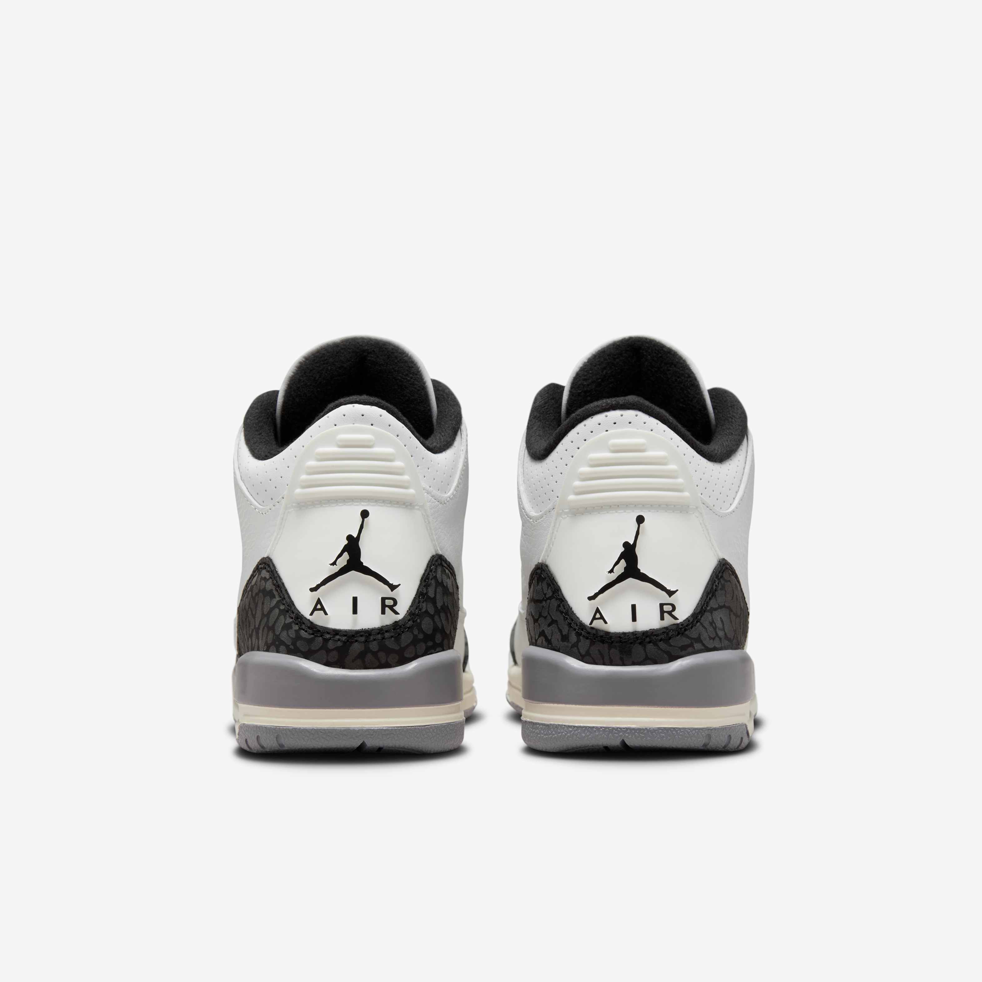 Air Jordan 3 Retro image number 5