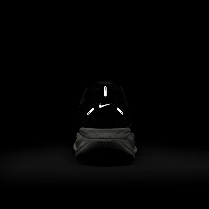 Nike Vomero 18 image number 8 Nike Vomero 18 image number 8