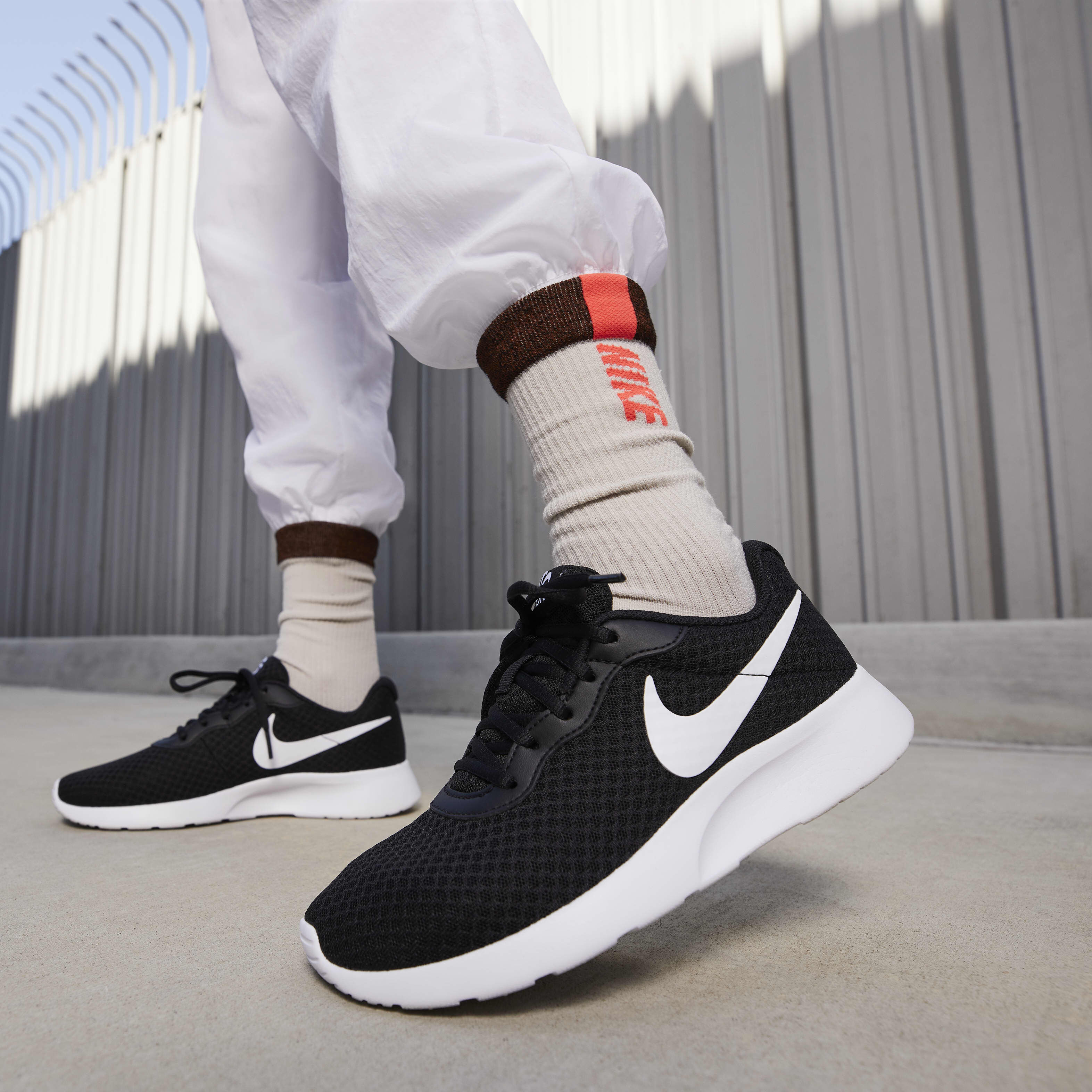 Nike nsw wmns nike tanjun cheap