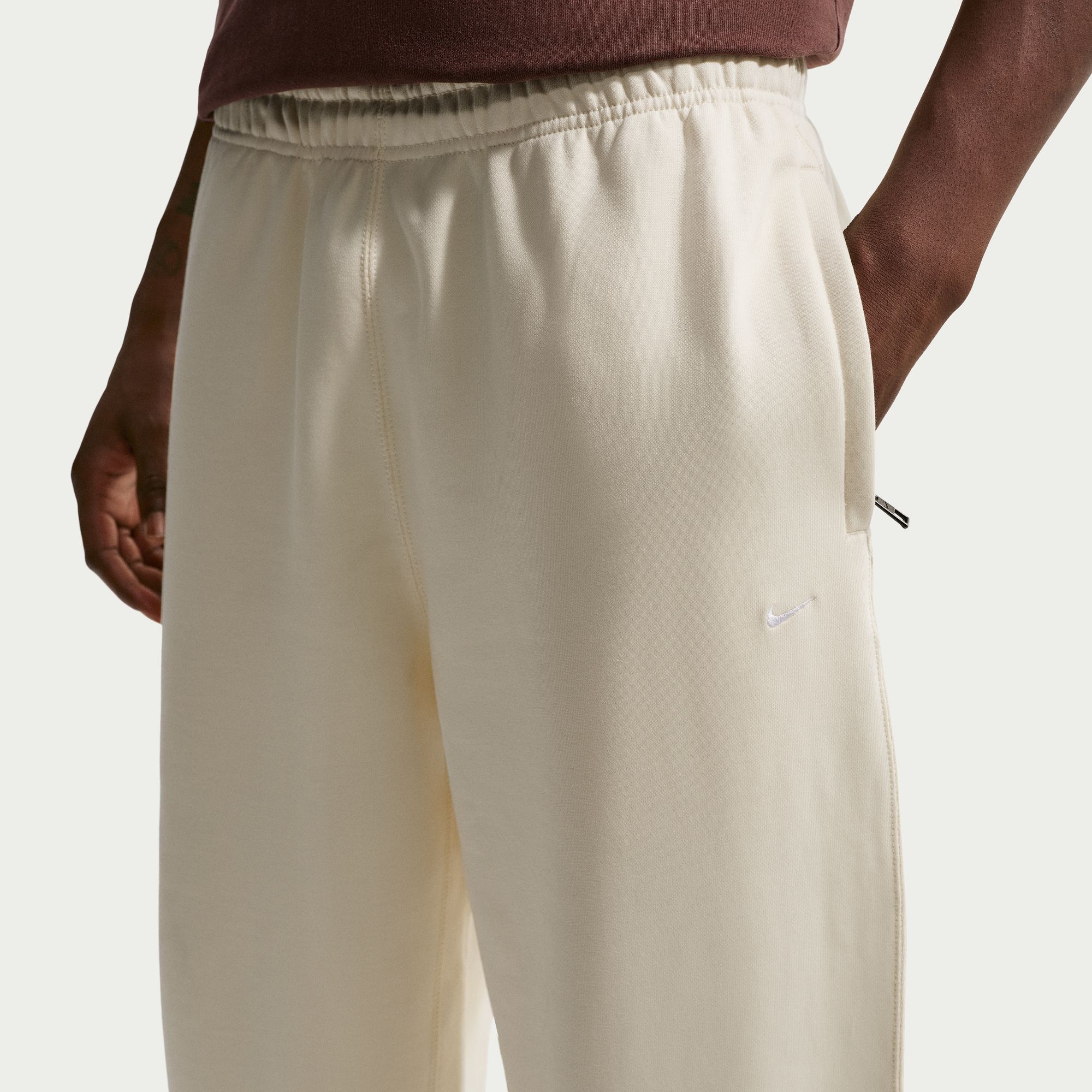 Nike Solo Swoosh image number 2