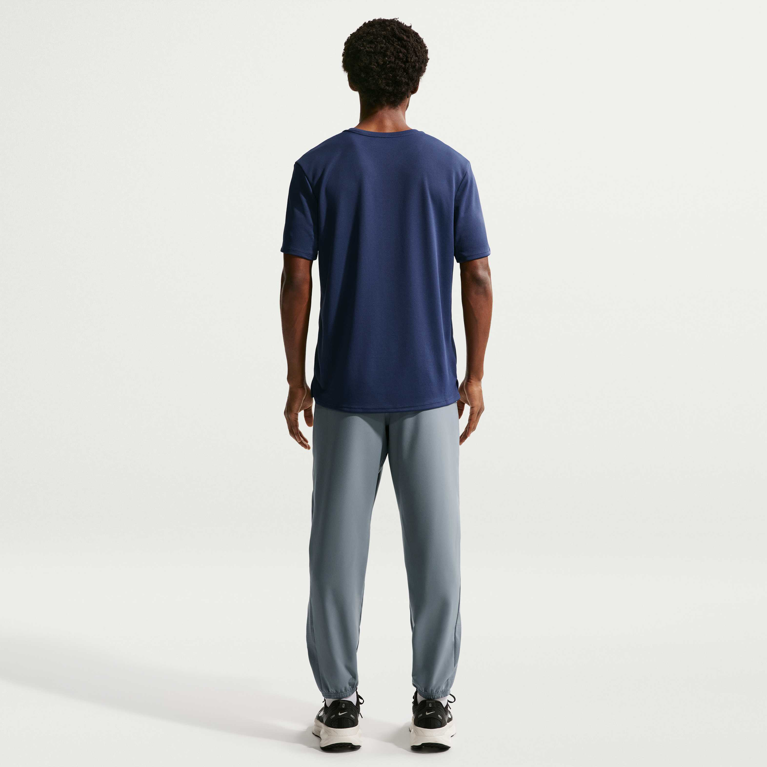 نايكي ميلر image number 4