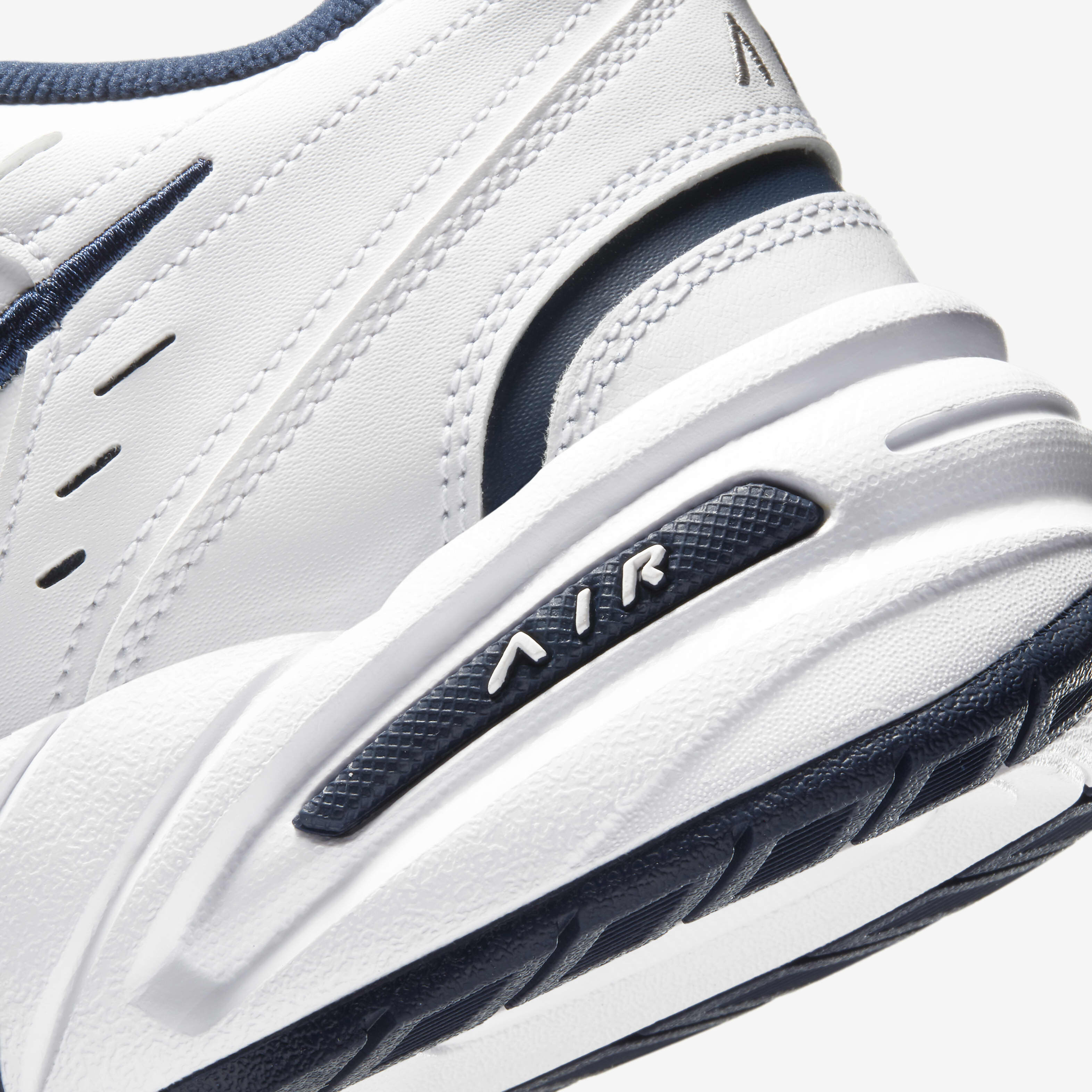 Nike Air Monarch IV image number 7