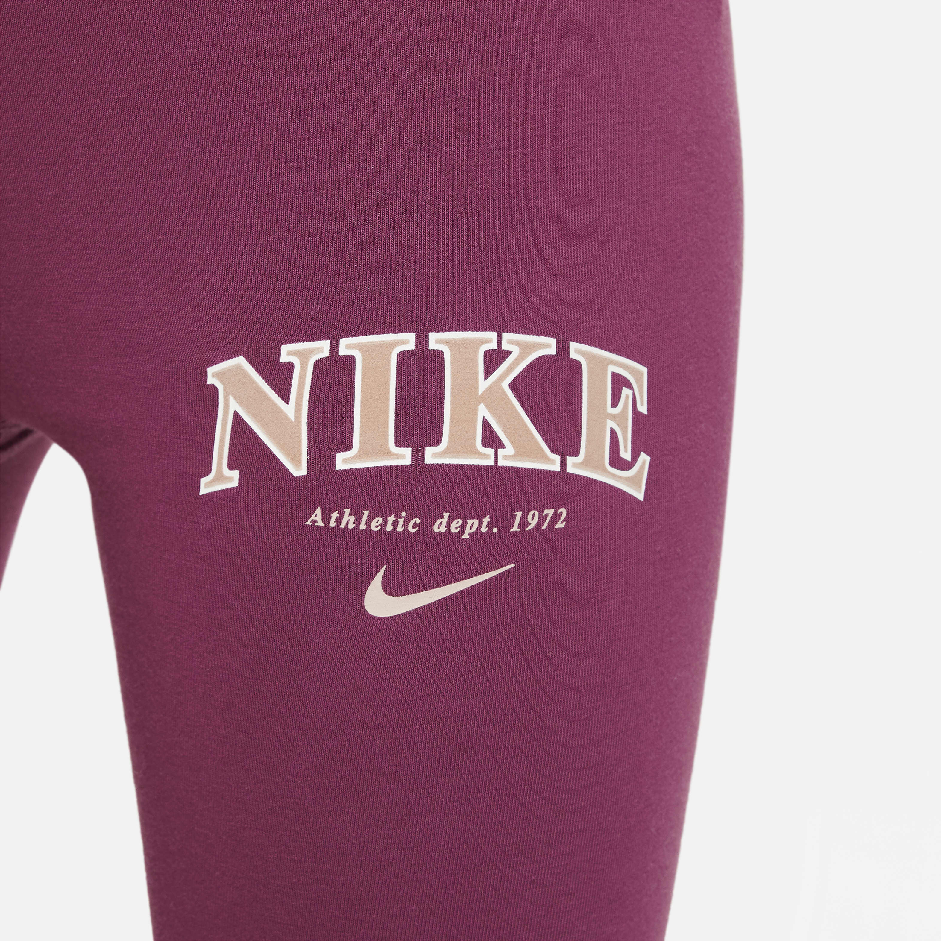 Nike Sportswear Favourites image number 2
