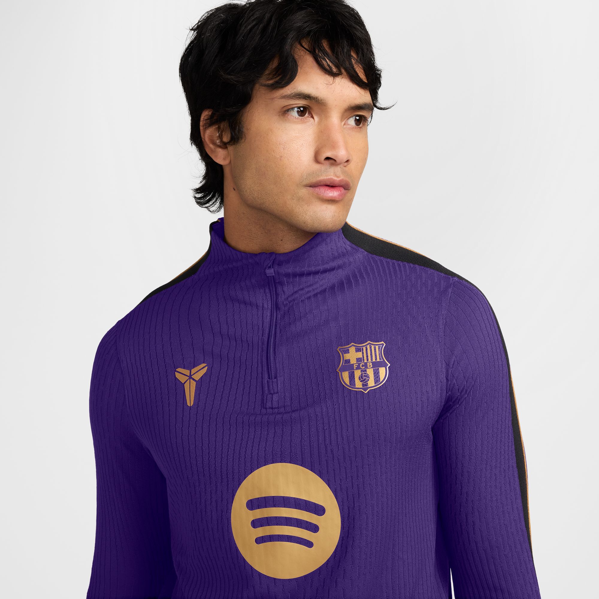 برشلونة سترايك إليت أواي image number 2
