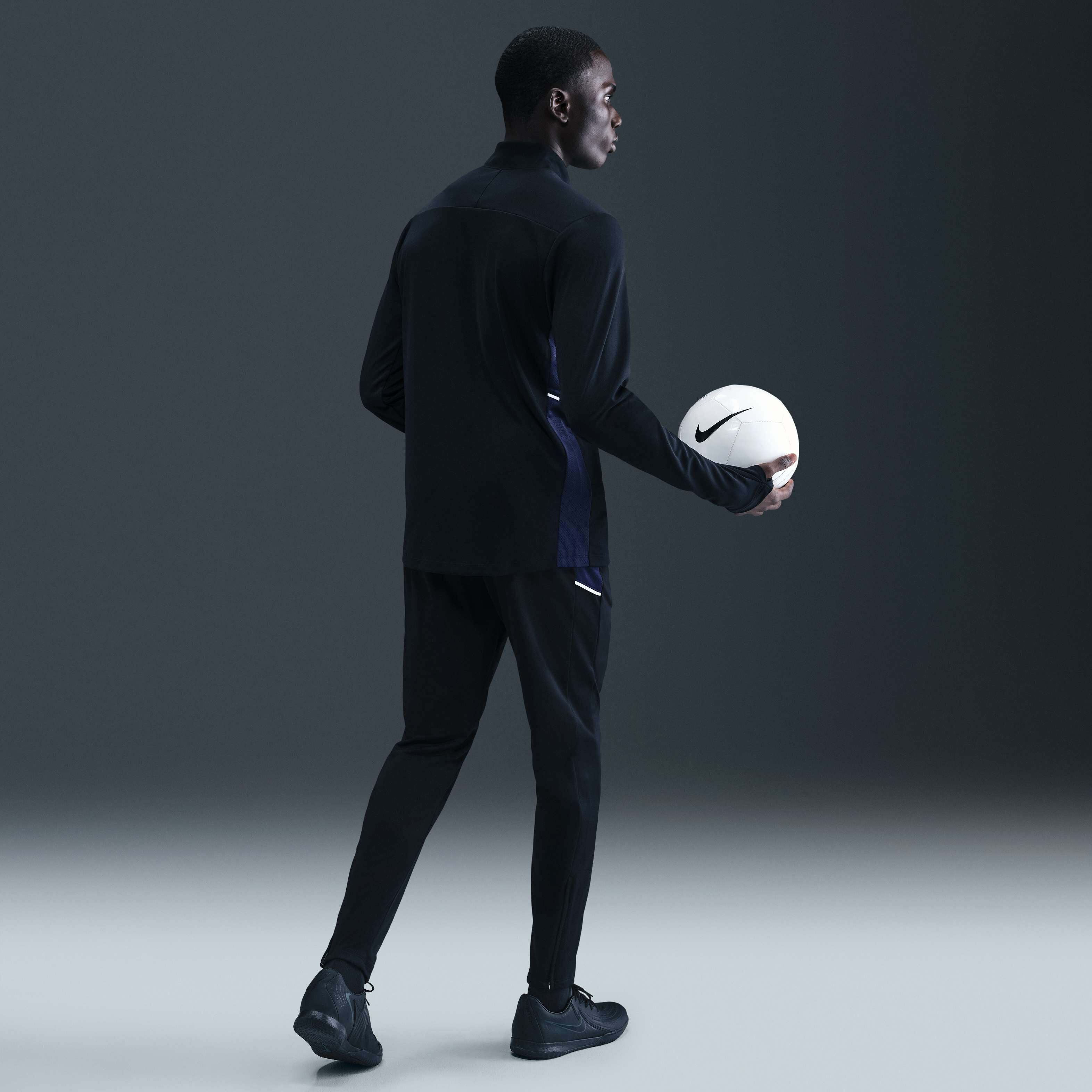 نايكي أكاديمي image number 3