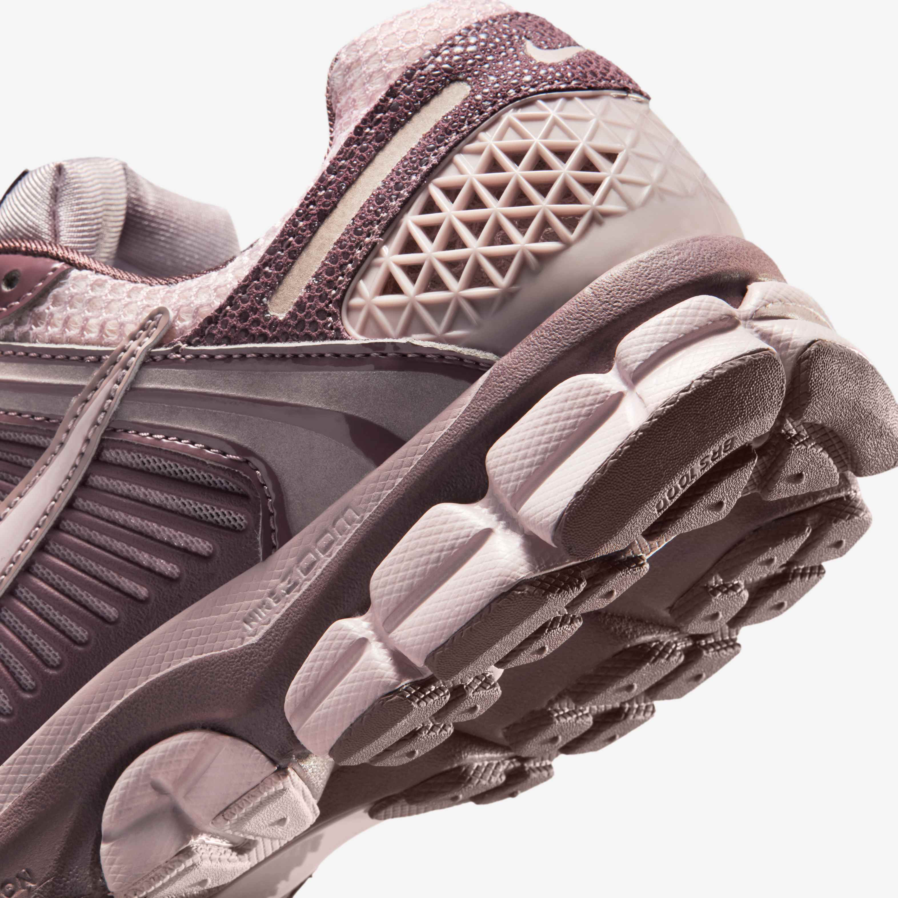 Nike Zoom Vomero 5 image number 7