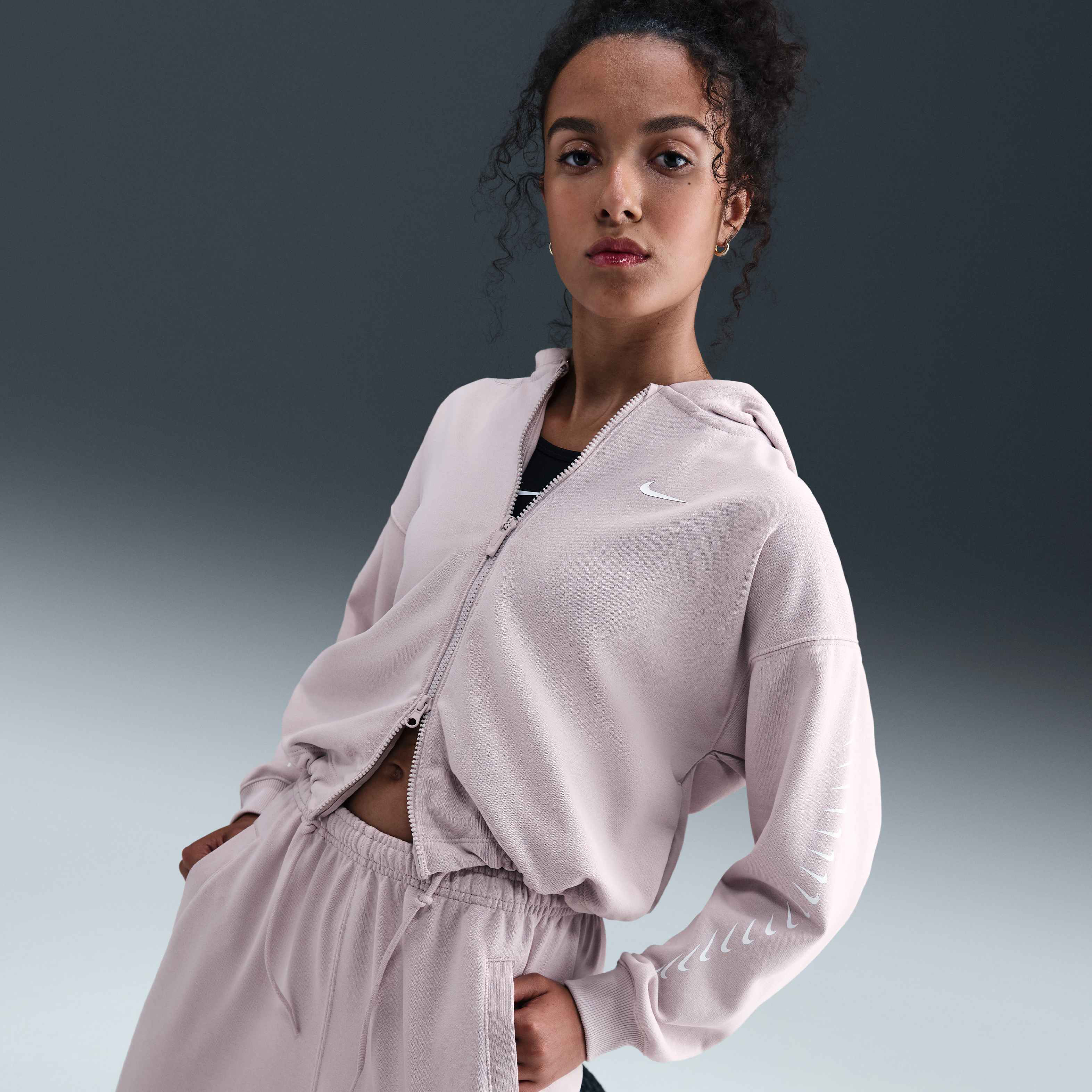 Nike Sportswear image number 2