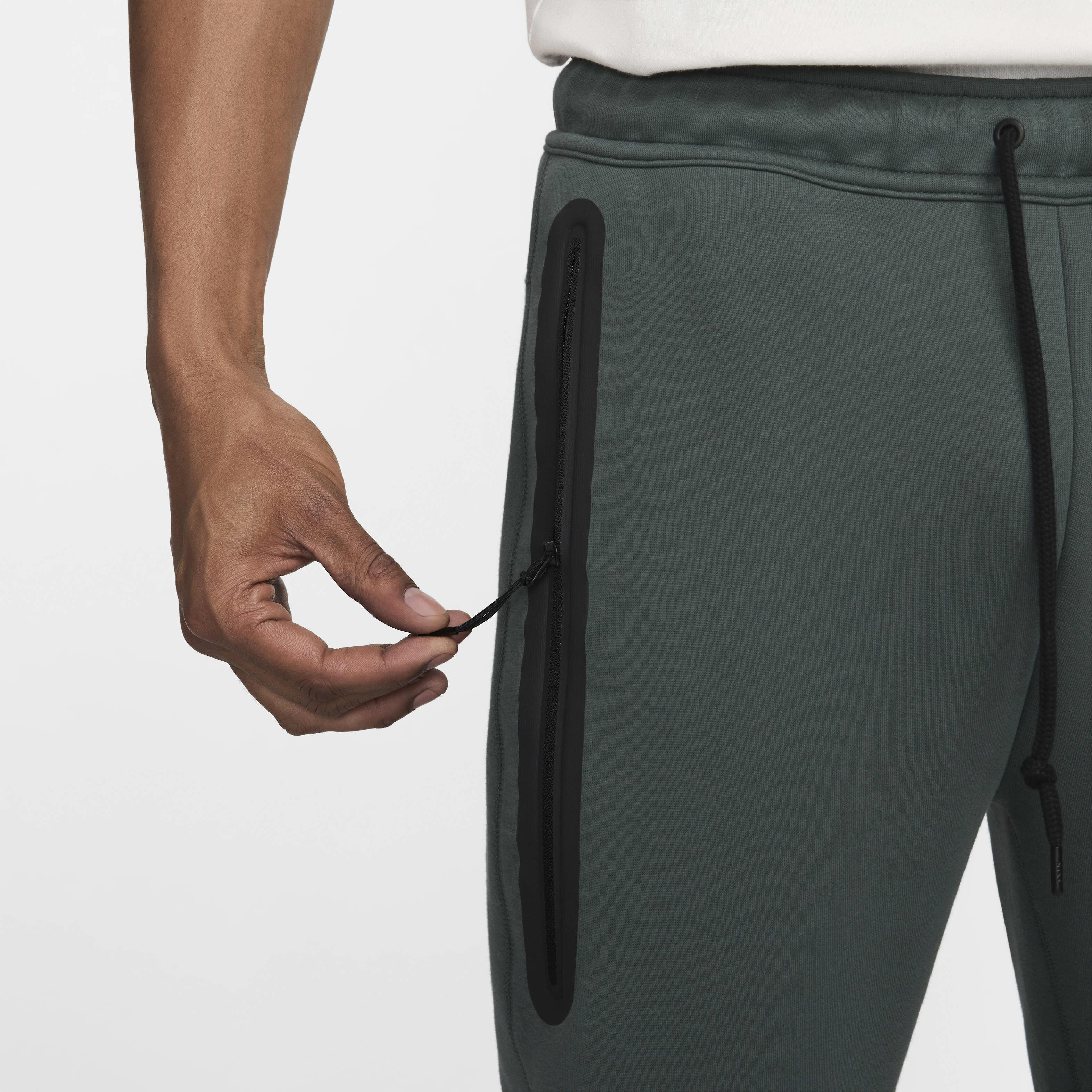 Nike Sportswear Tech Fleece image number 4
