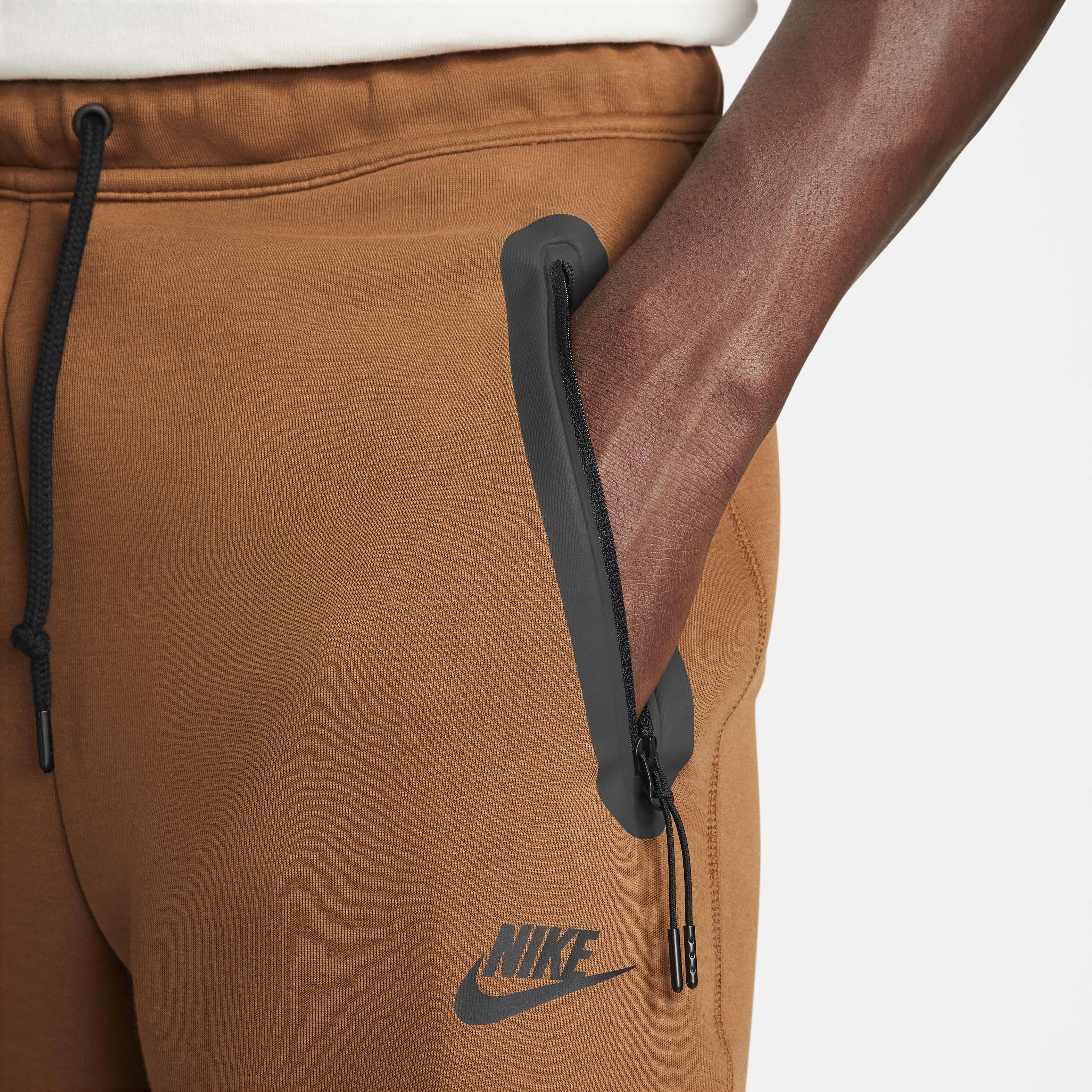 Nike Sportswear Tech Fleece image number 3