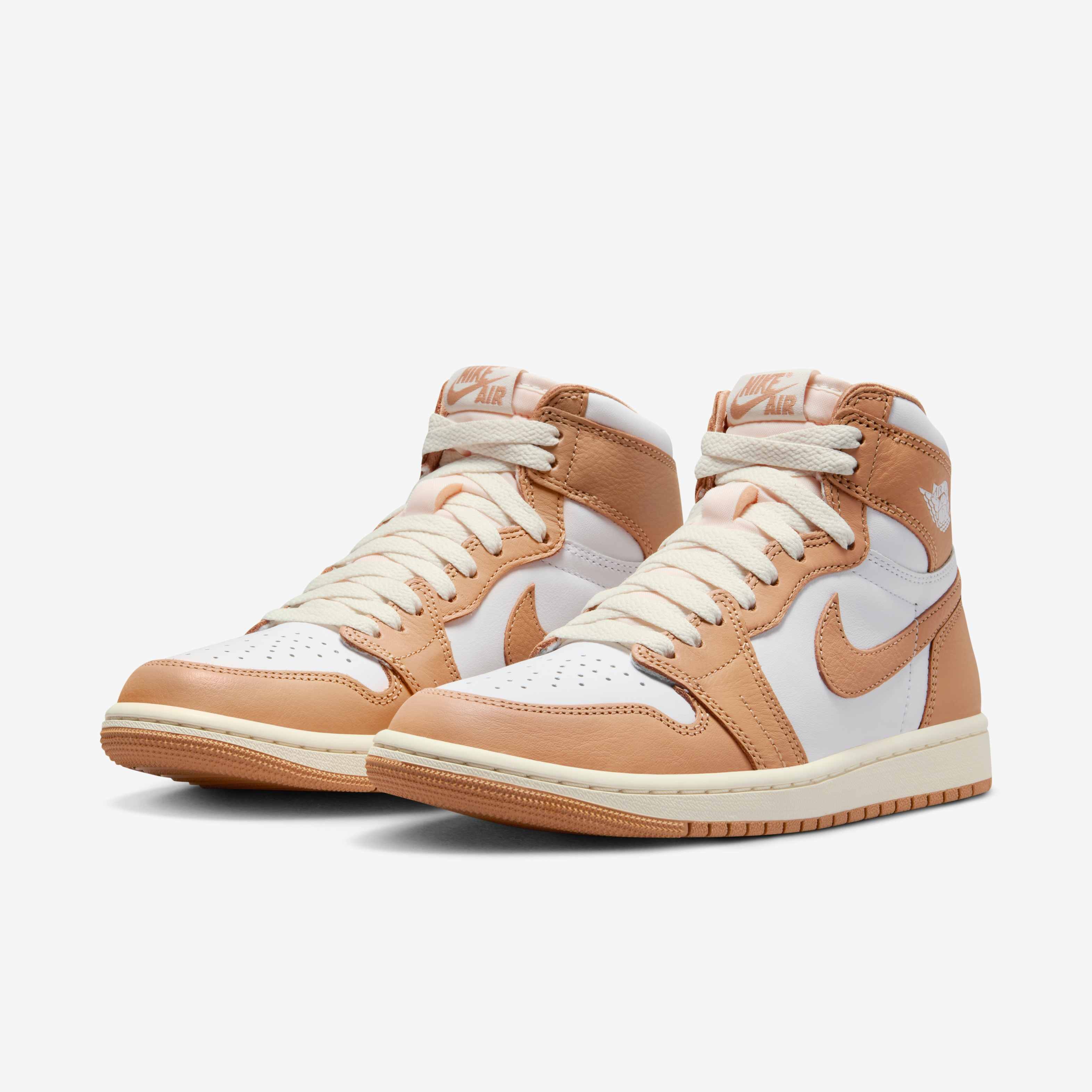 Air Jordan 1 Retro High OG image number 4
