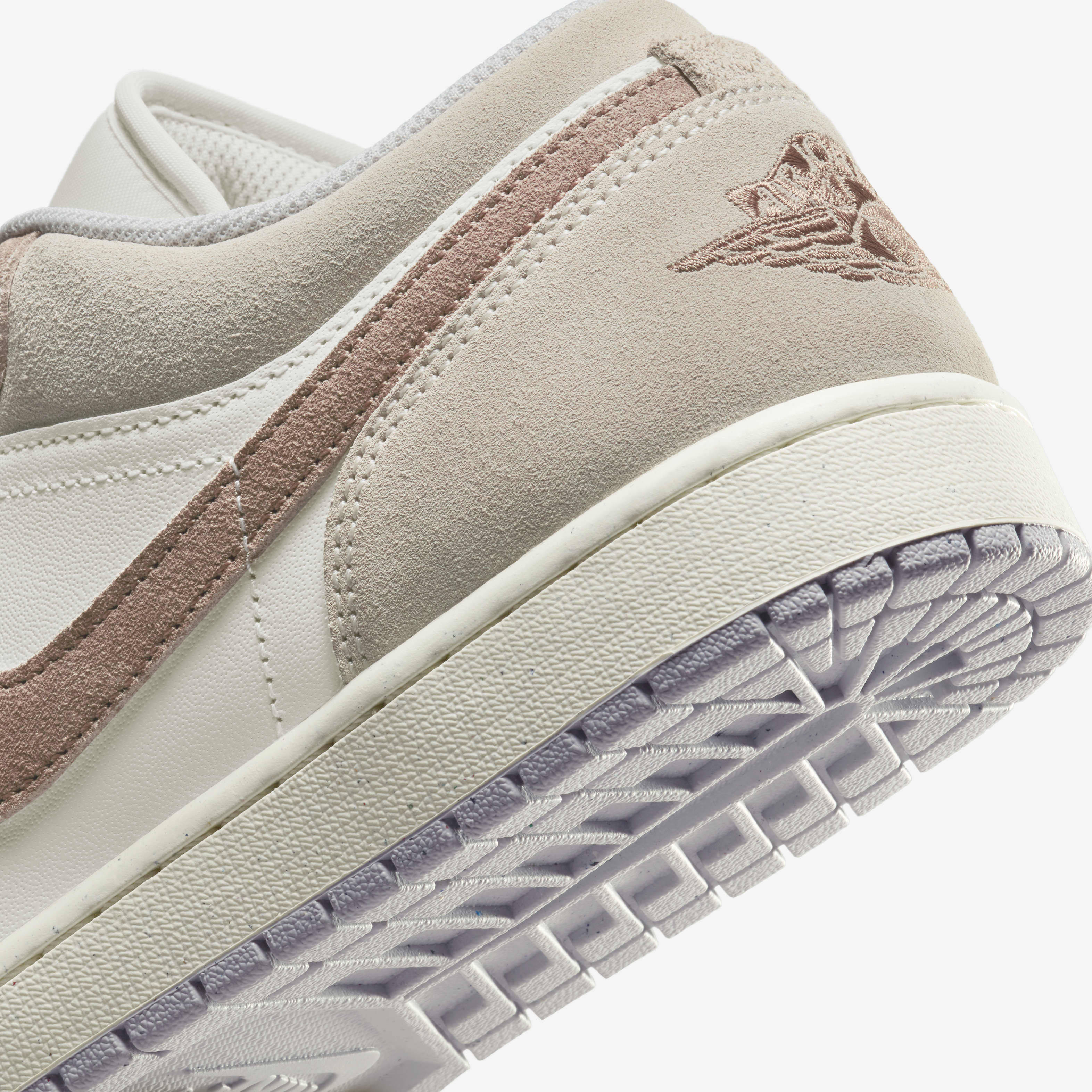 Air Jordan 1 Low SE image number 7
