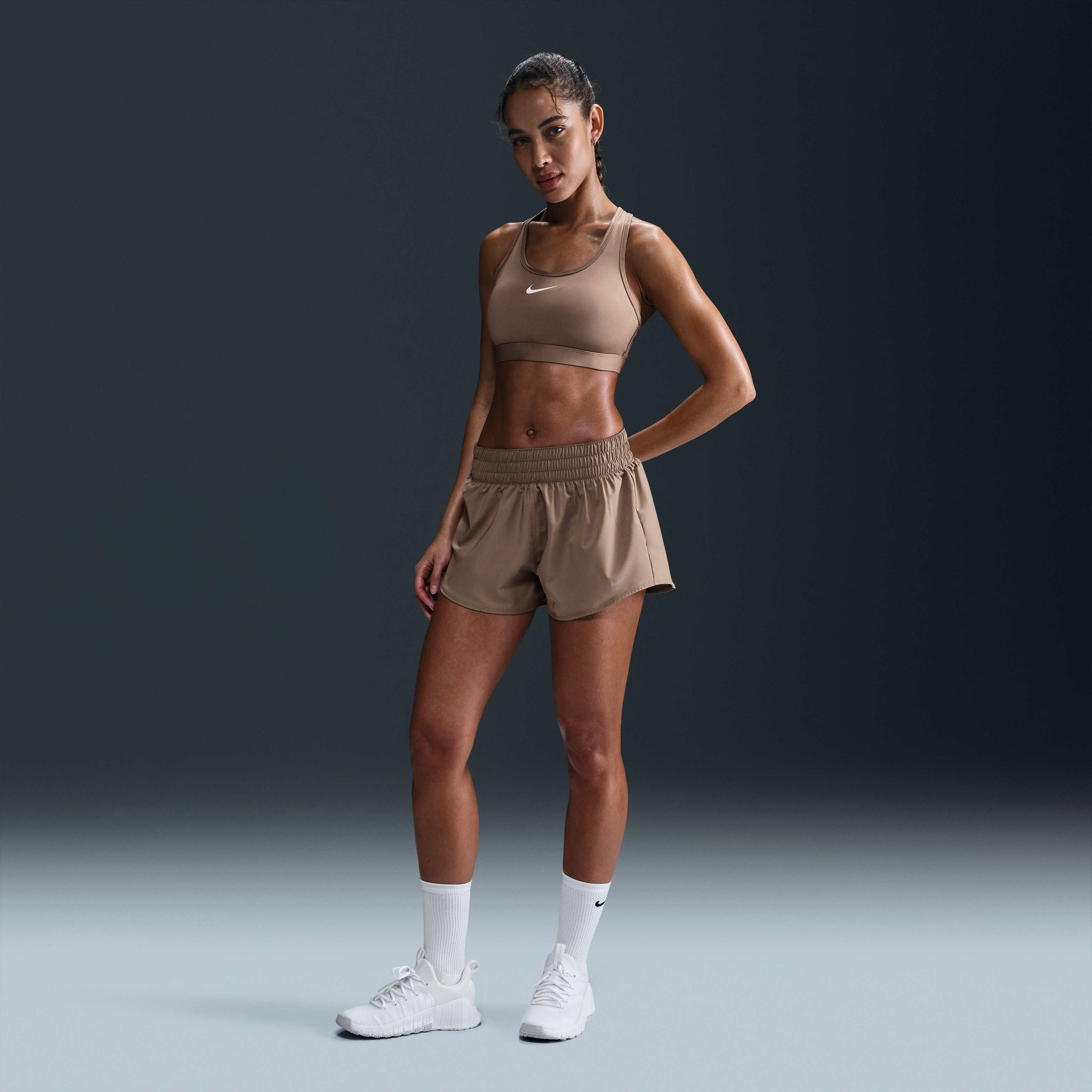 نايكي سووش بدعم متوسط image number 3