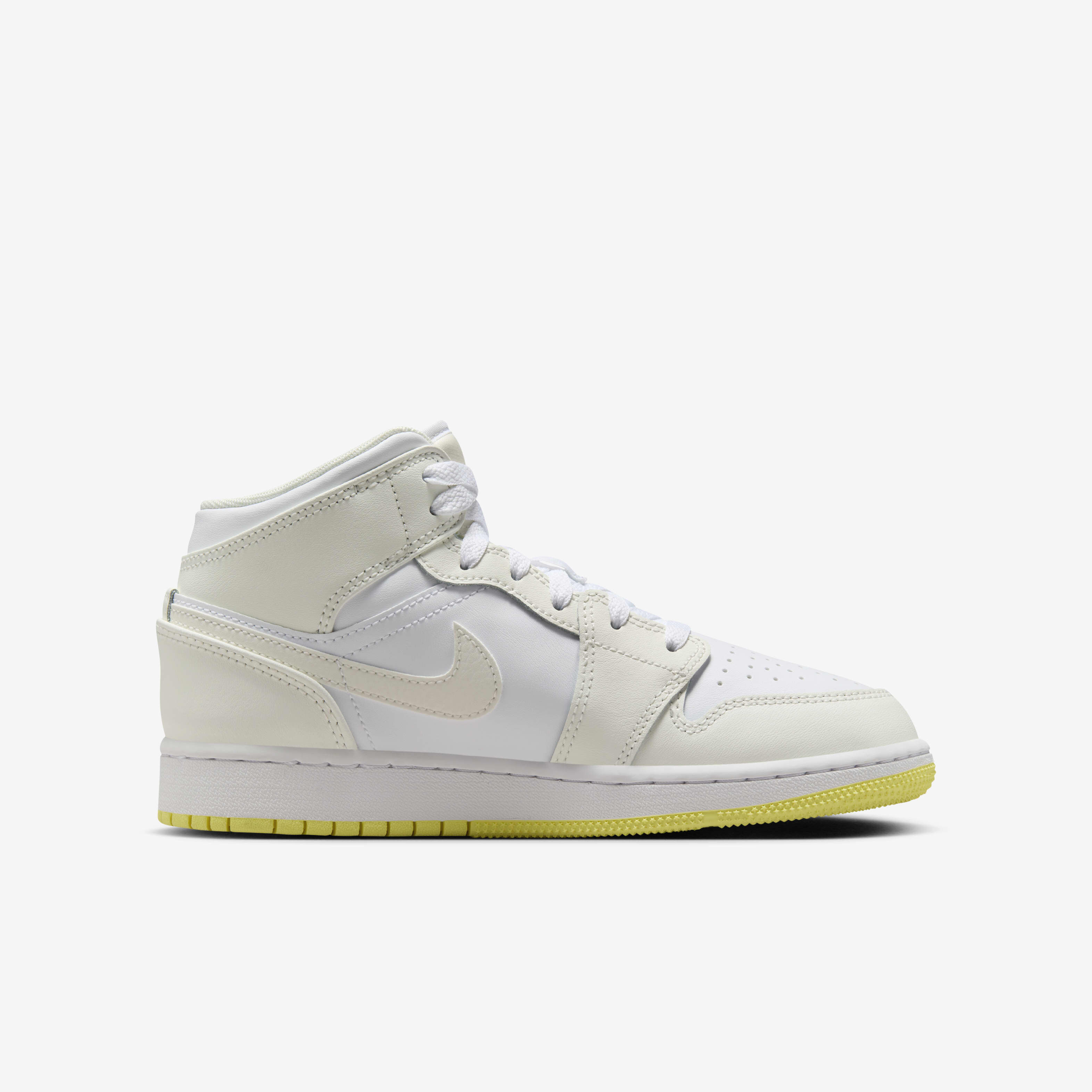 Air Jordan 1 Mid image number 2
