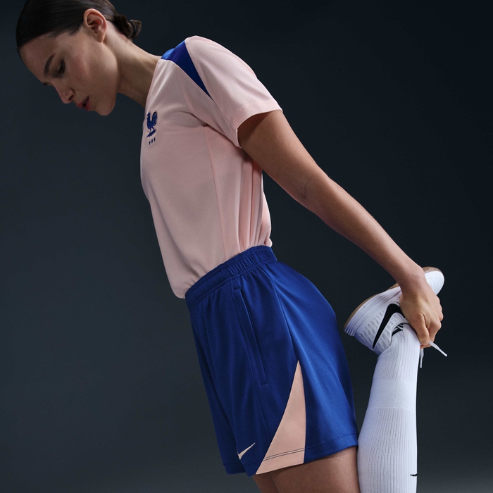 فرنسا سترايك image number 2 فرنسا سترايك image number 2