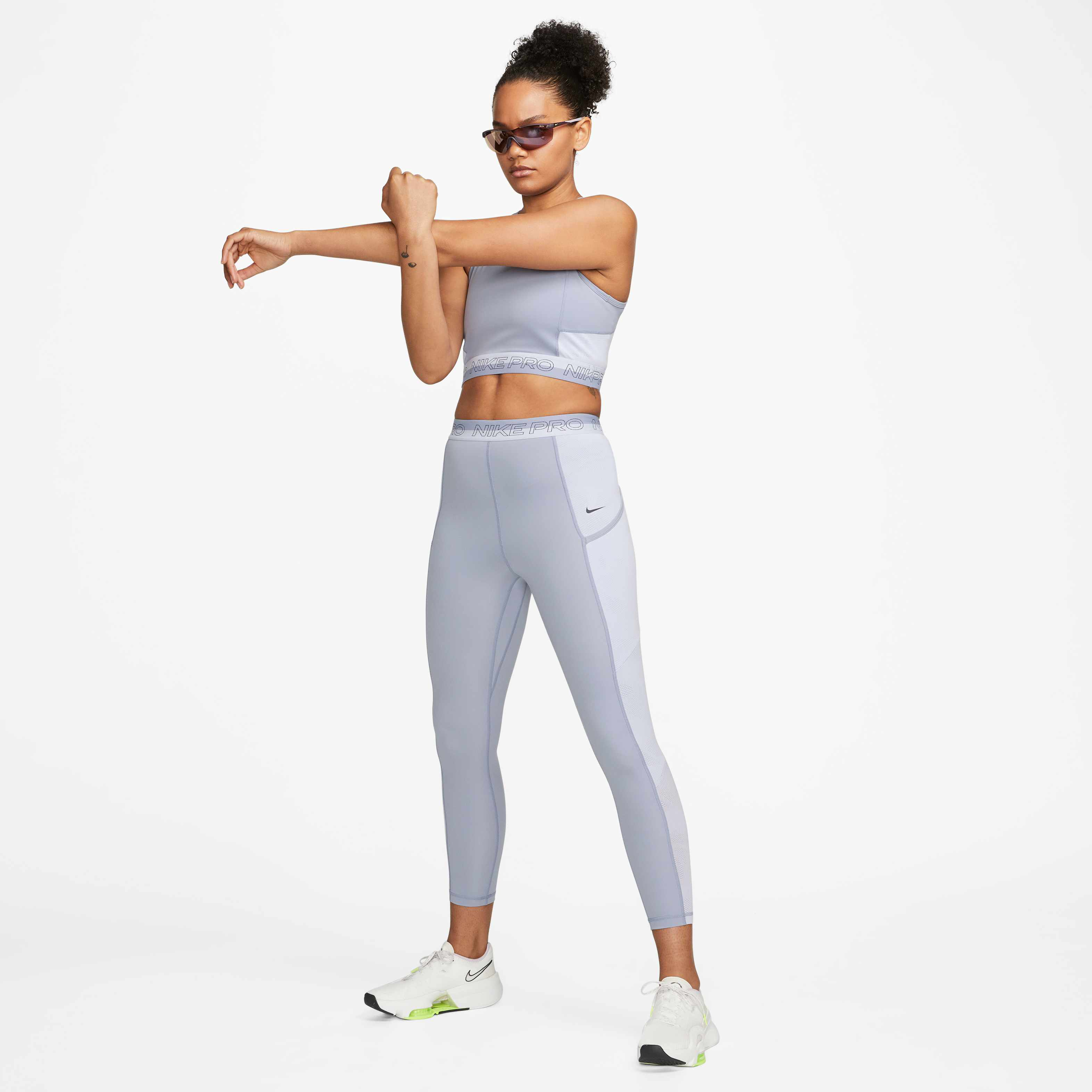 Nike Pro image number 4