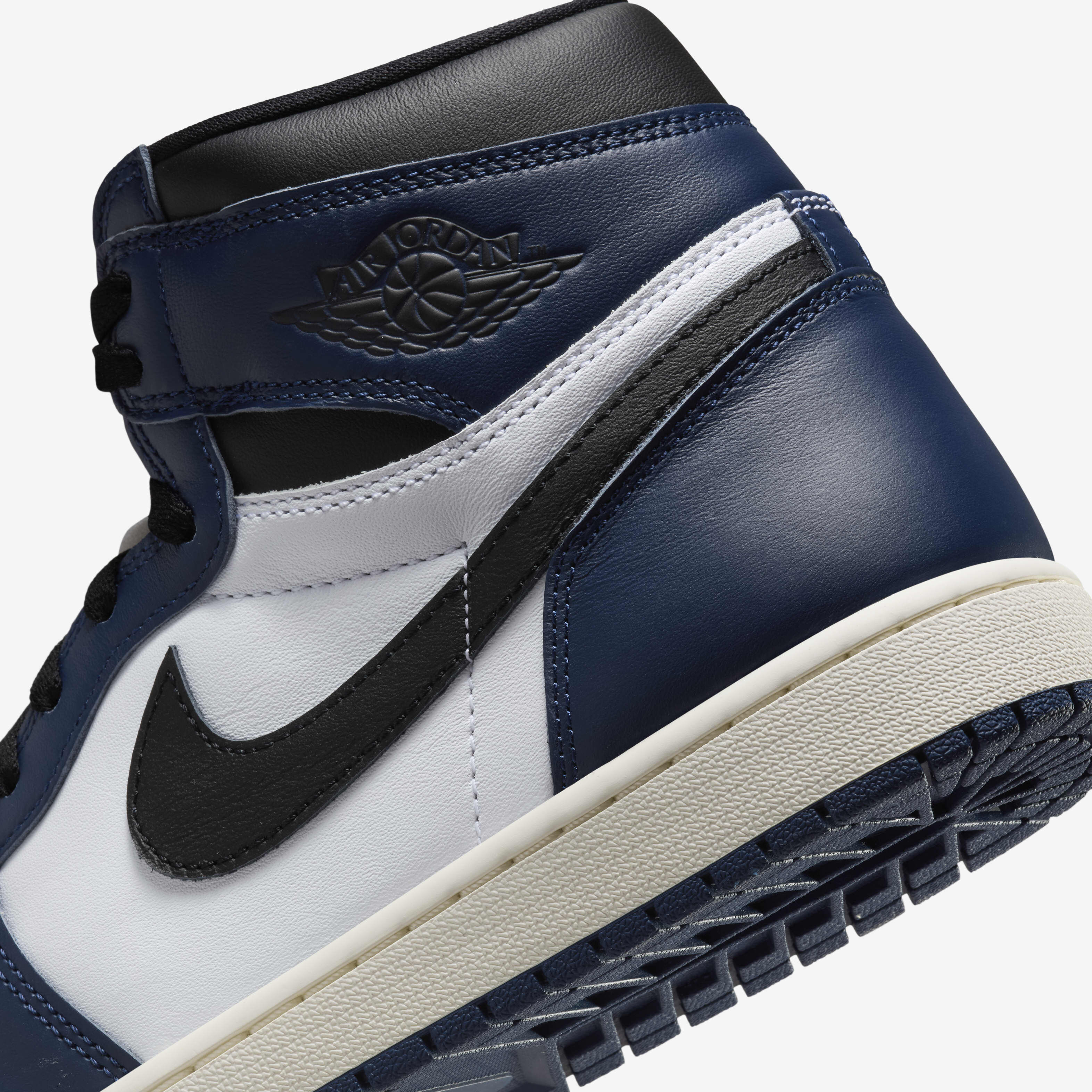 Buy Air Jordan 1 Retro High OG Men s Shoes Nike Qatar Official