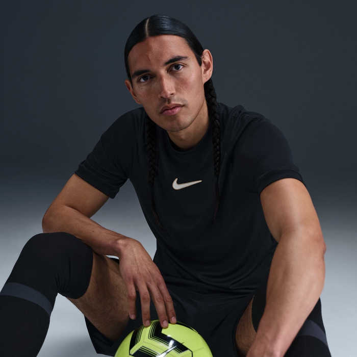 Nike Academy image number 2 Nike Academy image number 2