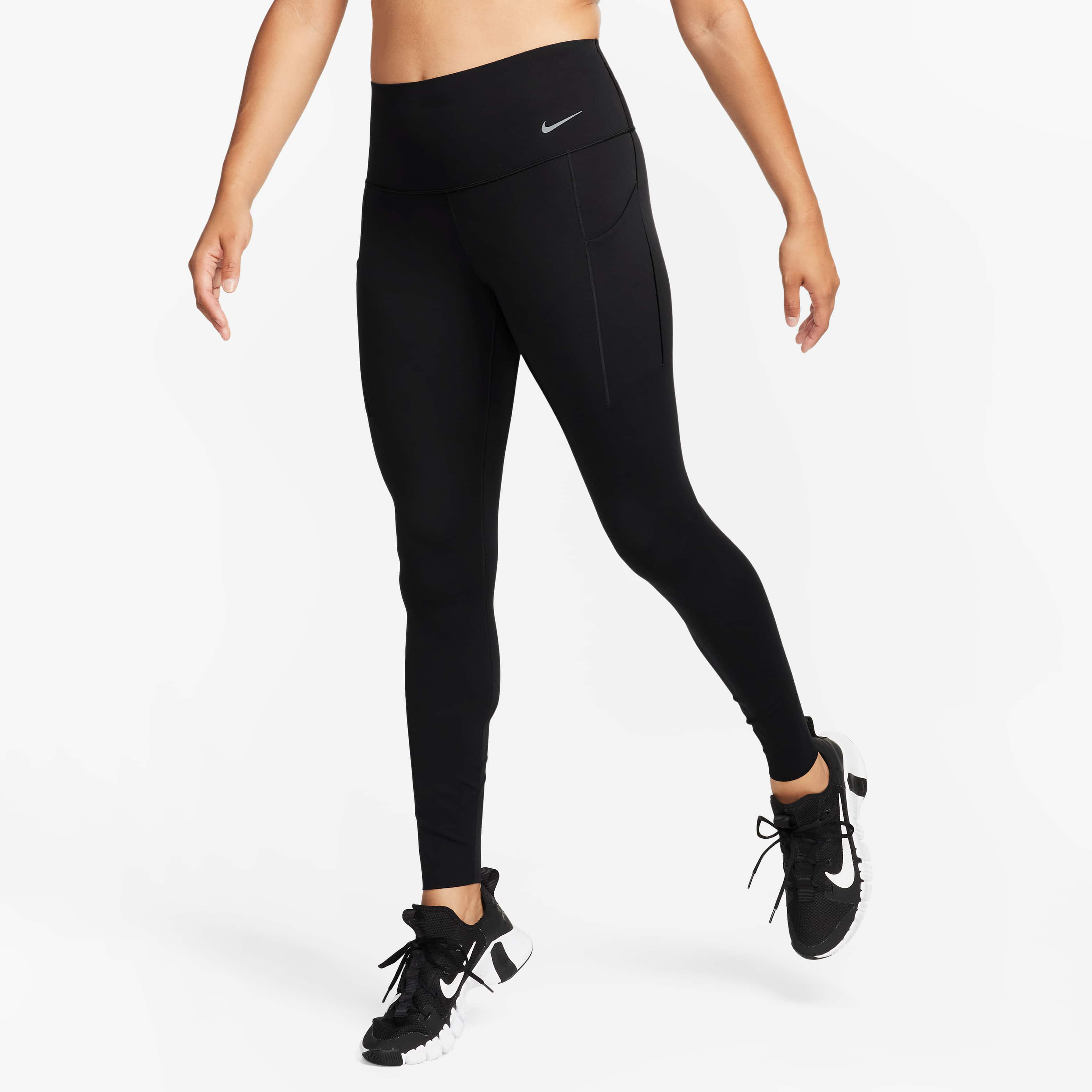 Nike Universa image number 2