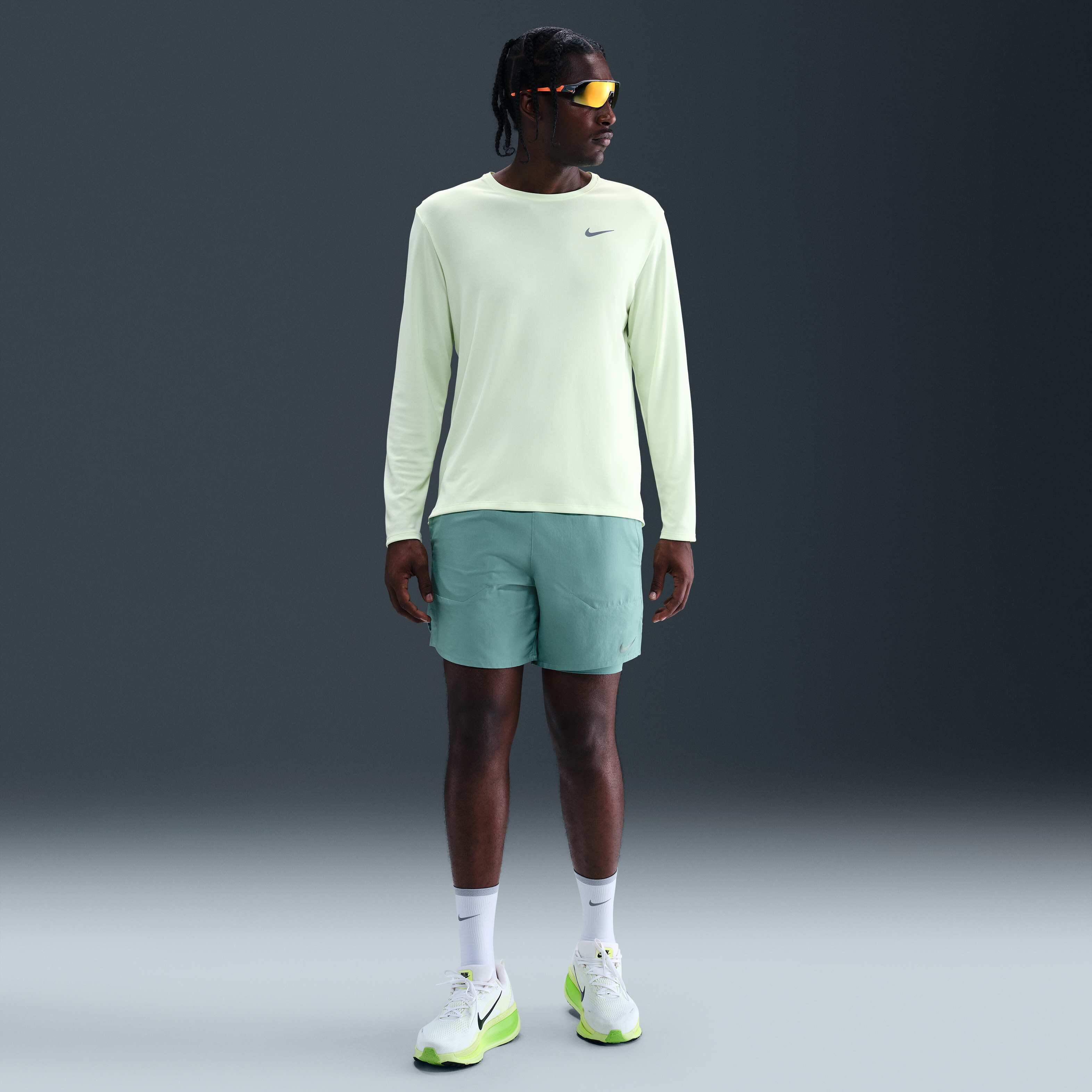 Nike Stride image number 0