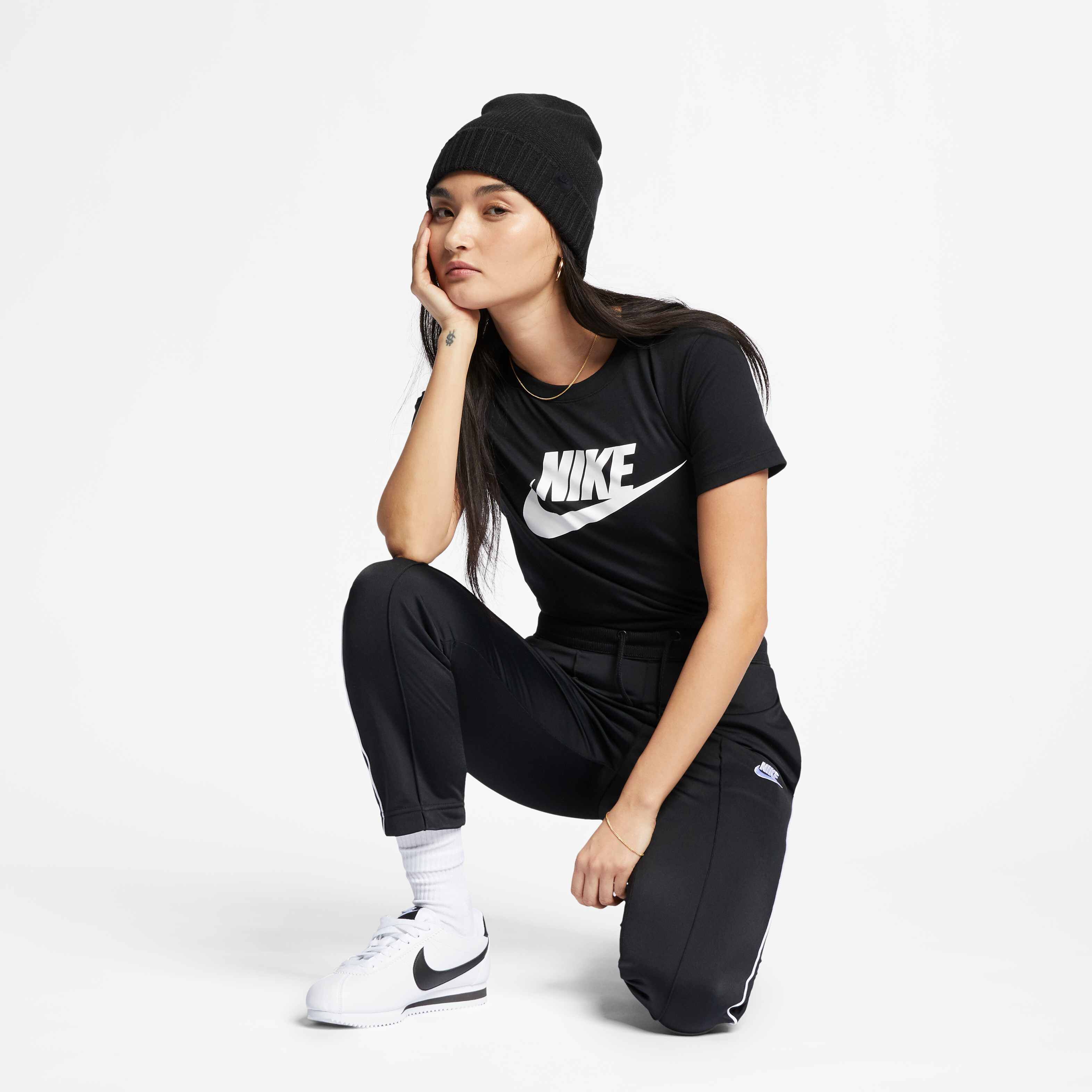 Nike Sportswear Essential image number 1