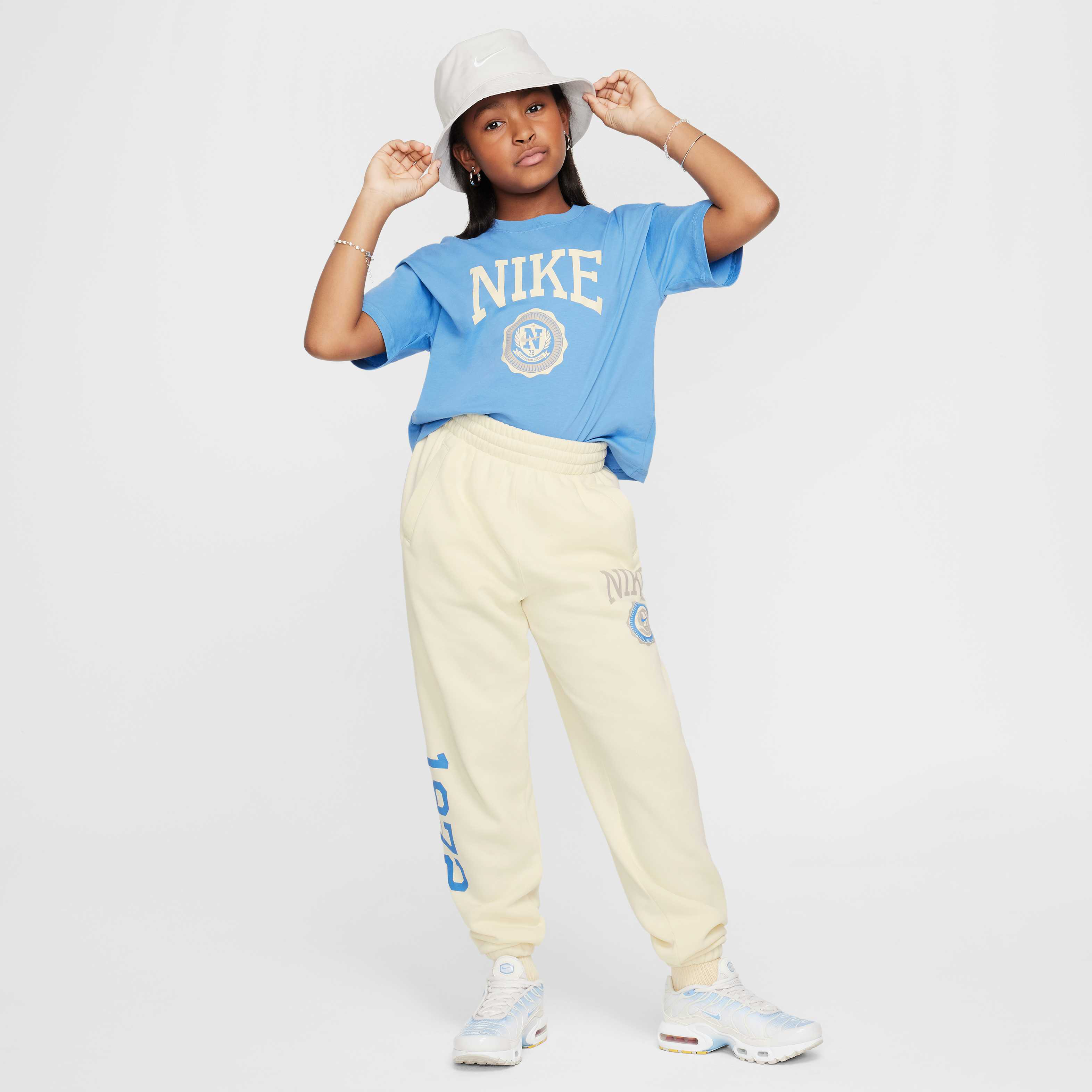 نايكي سبورتسوير كلوب فليس image number 5