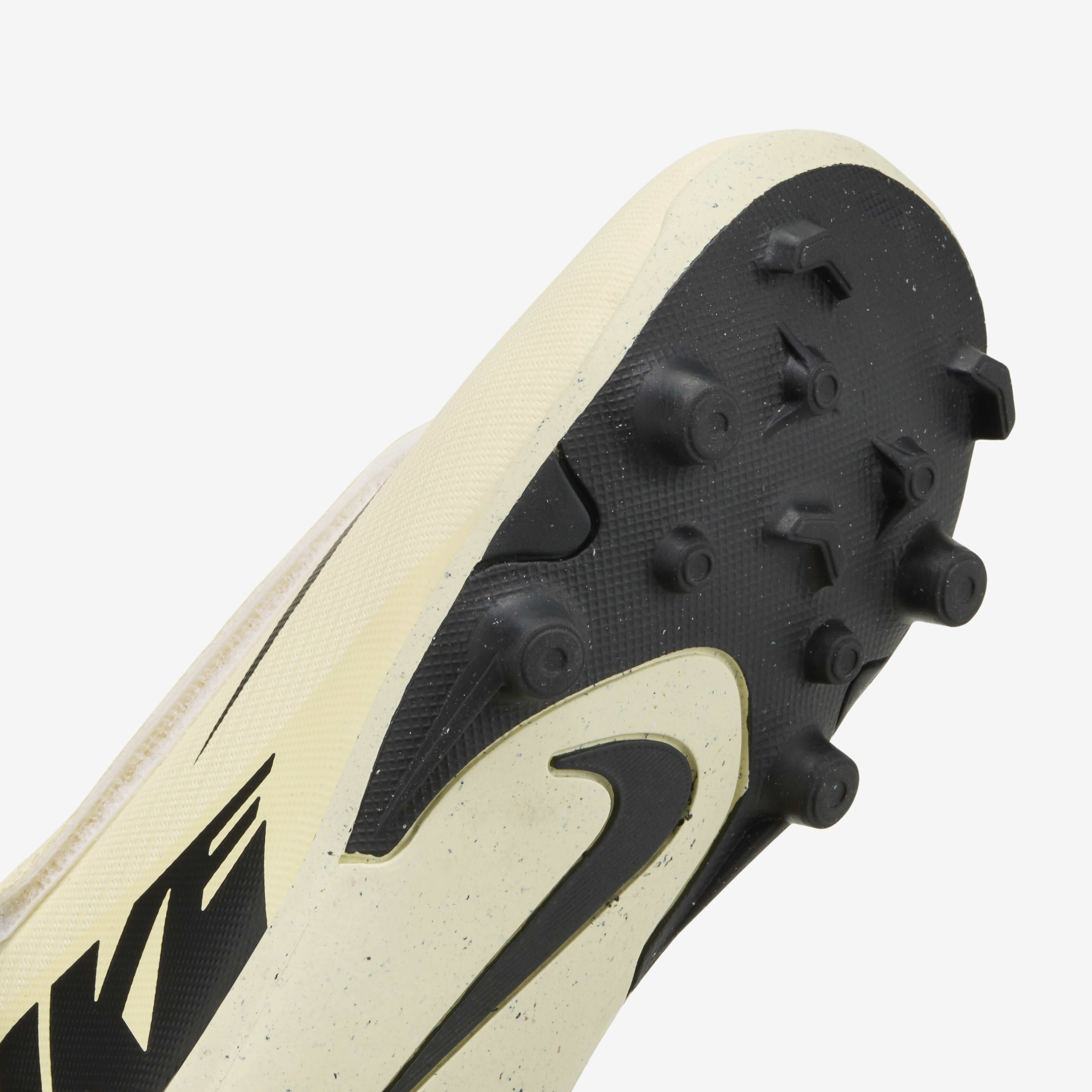 Nike Jr. Mercurial Vapor 15 Club image number 6