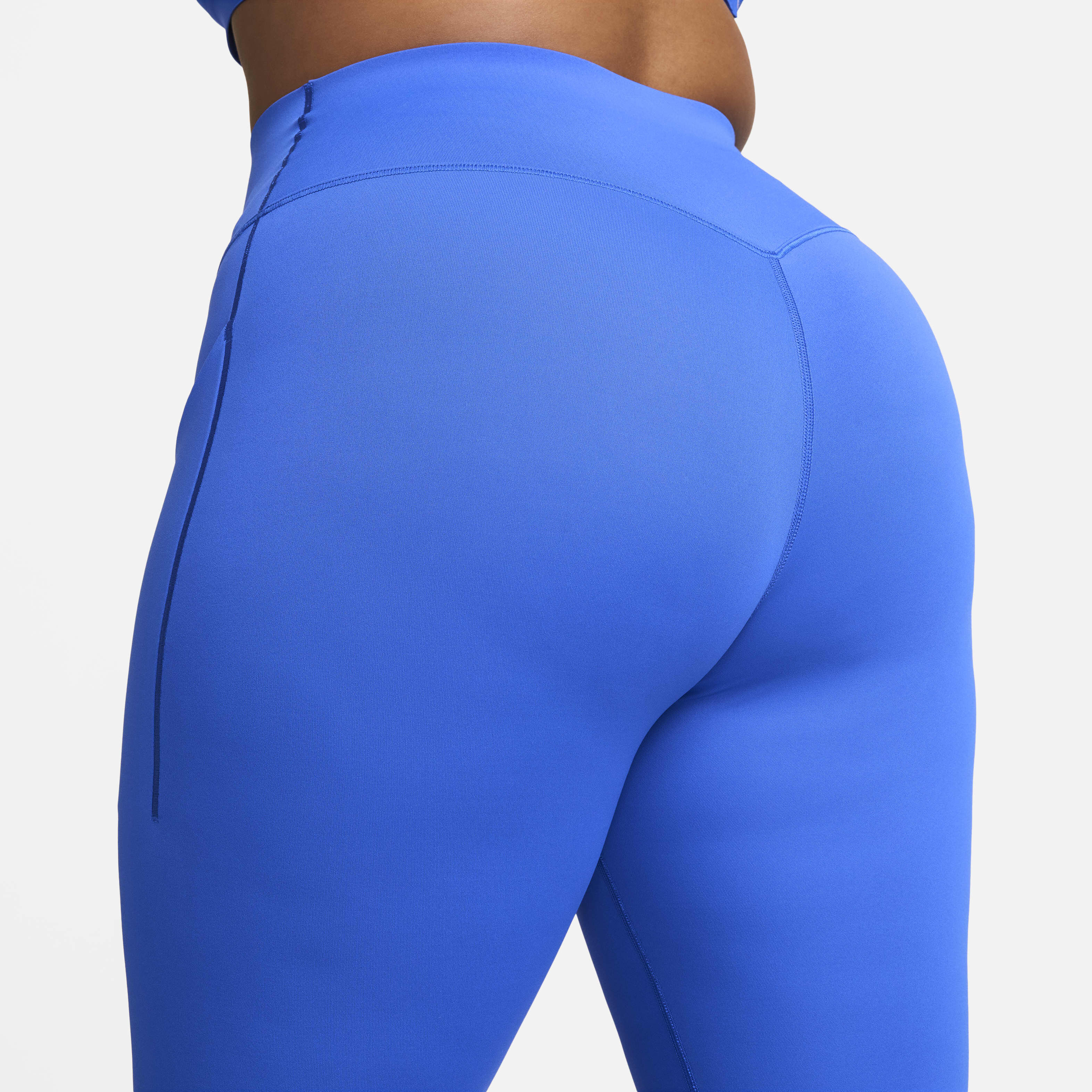 نايكي يونيفيرسا image number 5