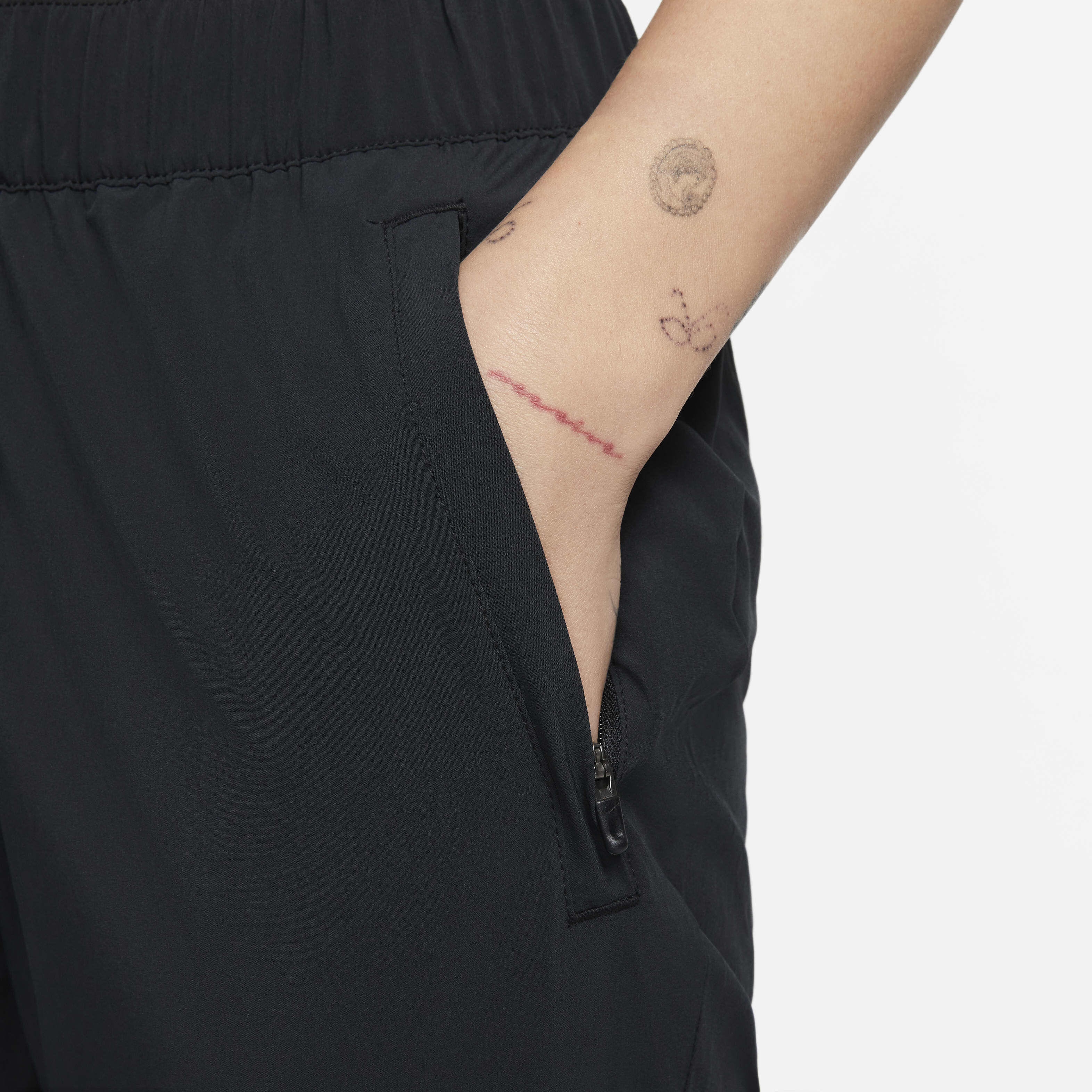 Nike Dri-FIT Swoosh Run image number 2