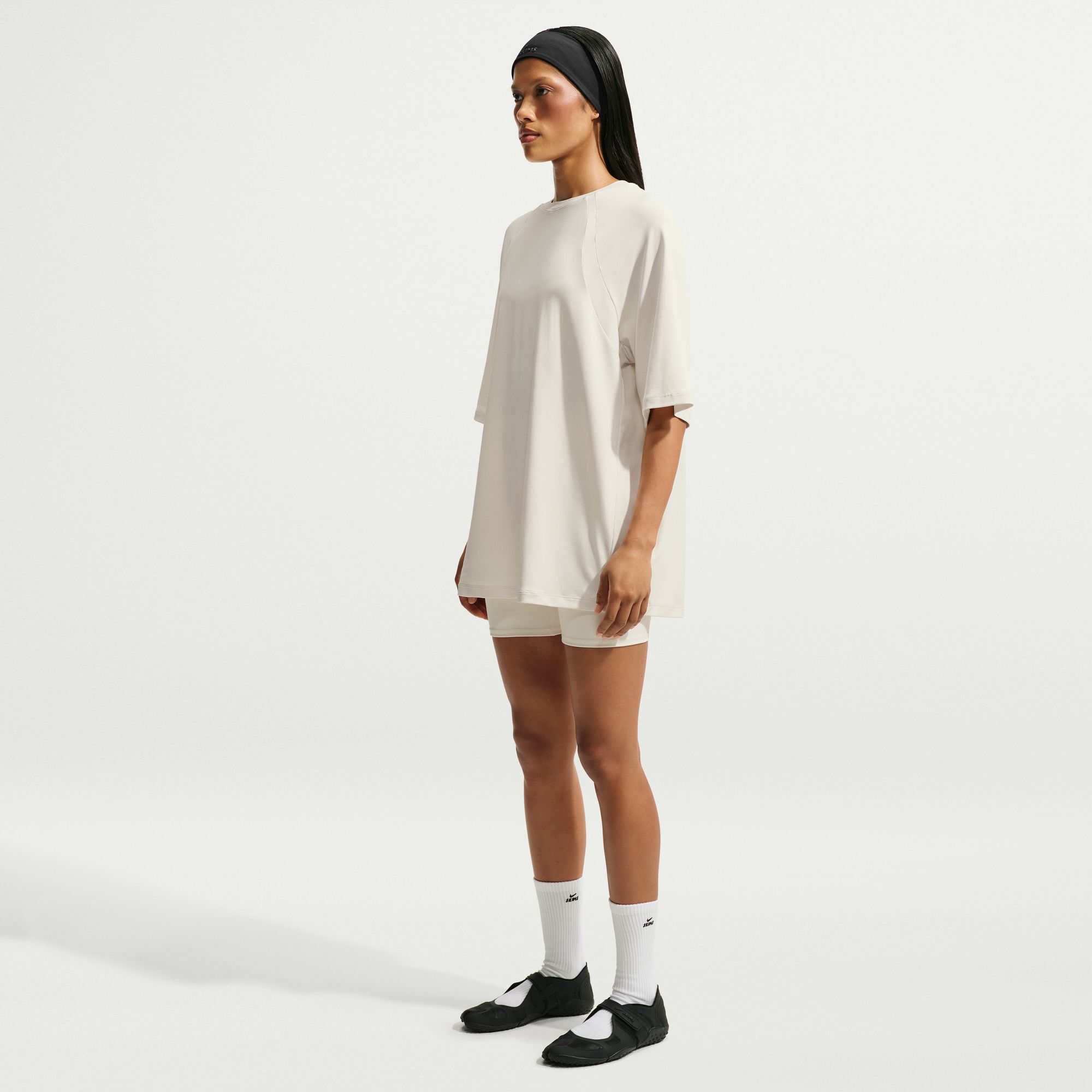 NikeSKIMS Airy image number 5