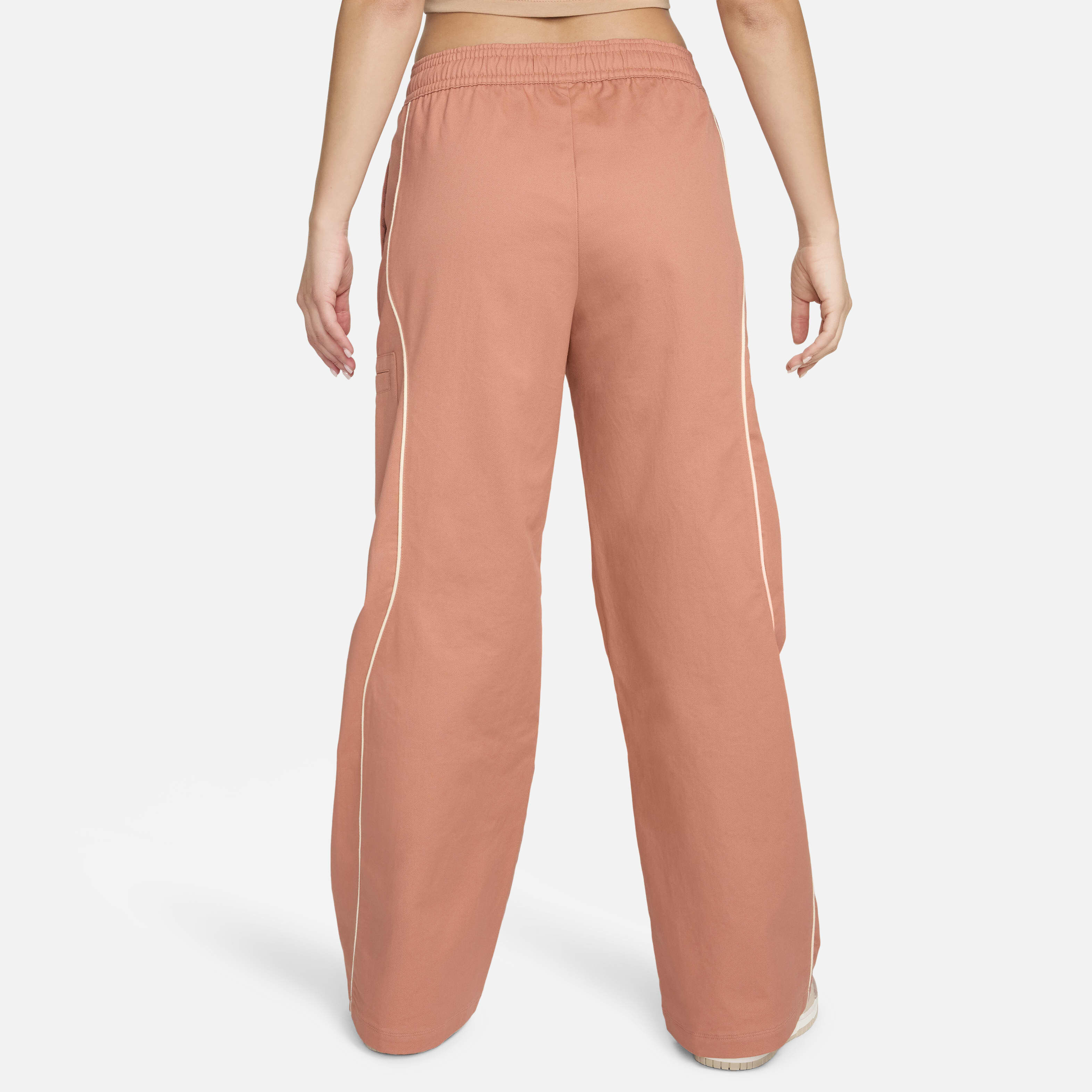 نايكي سبورتسوير image number 1