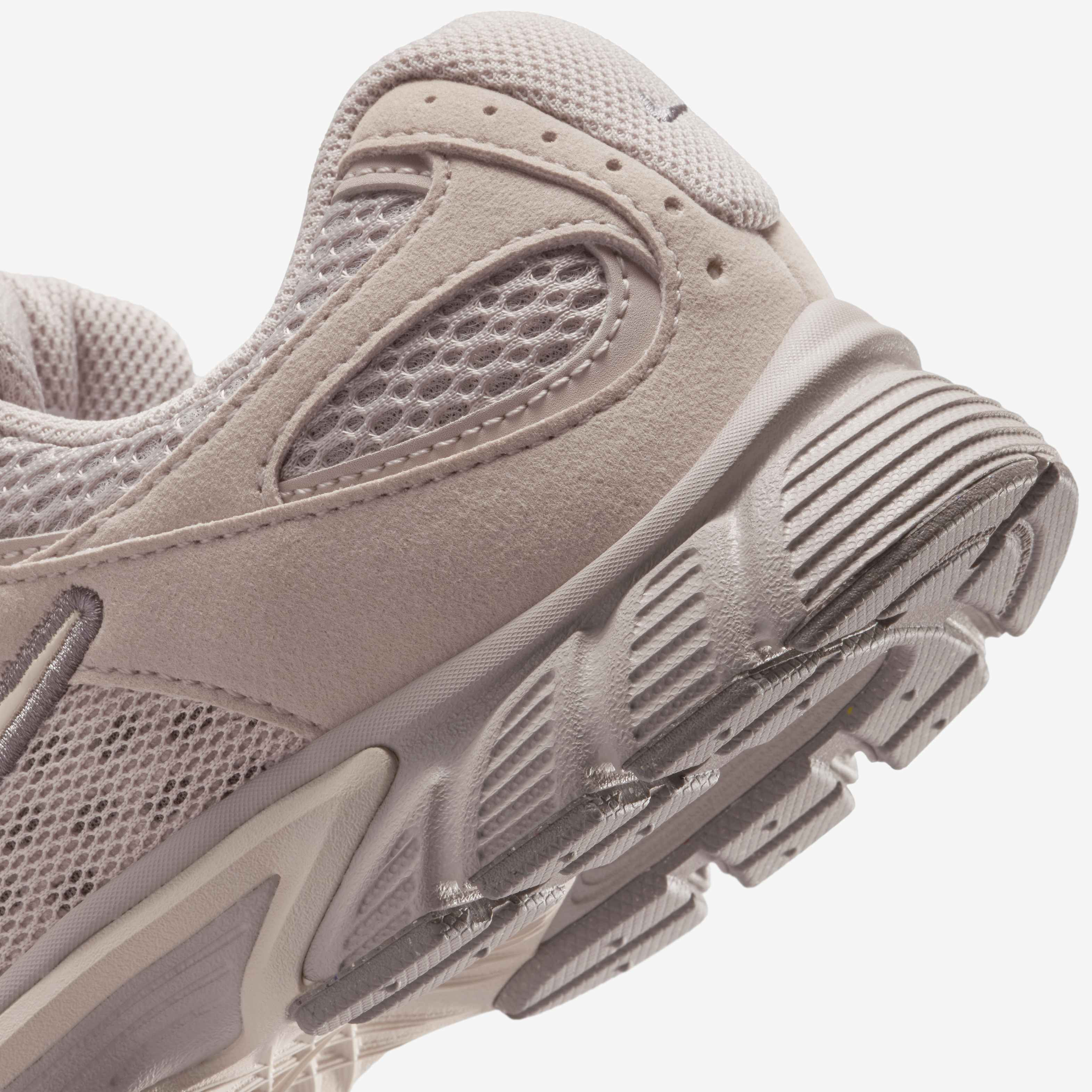 نايكي V5 رانر سويد image number 7