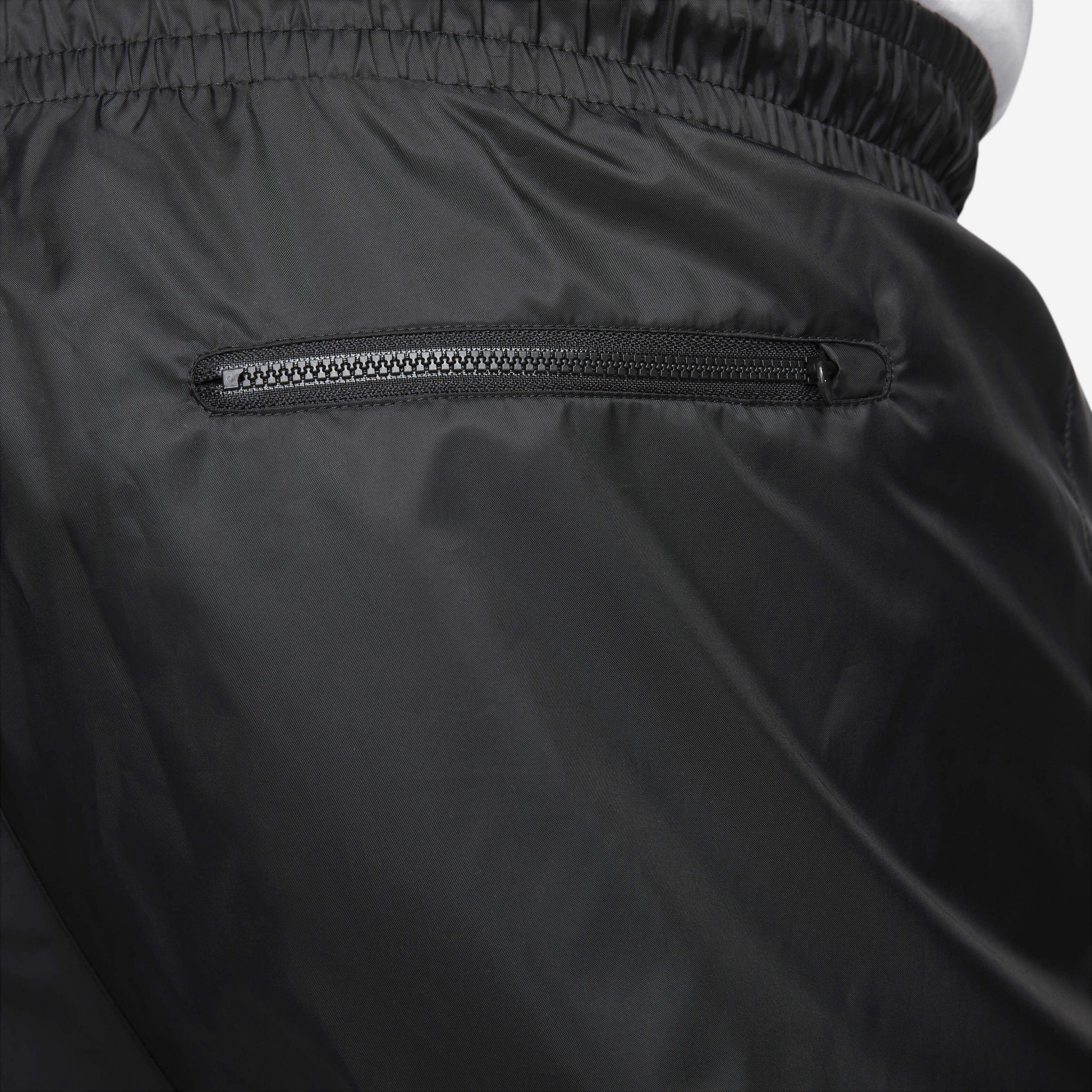 نايكي ويندرانر image number 12