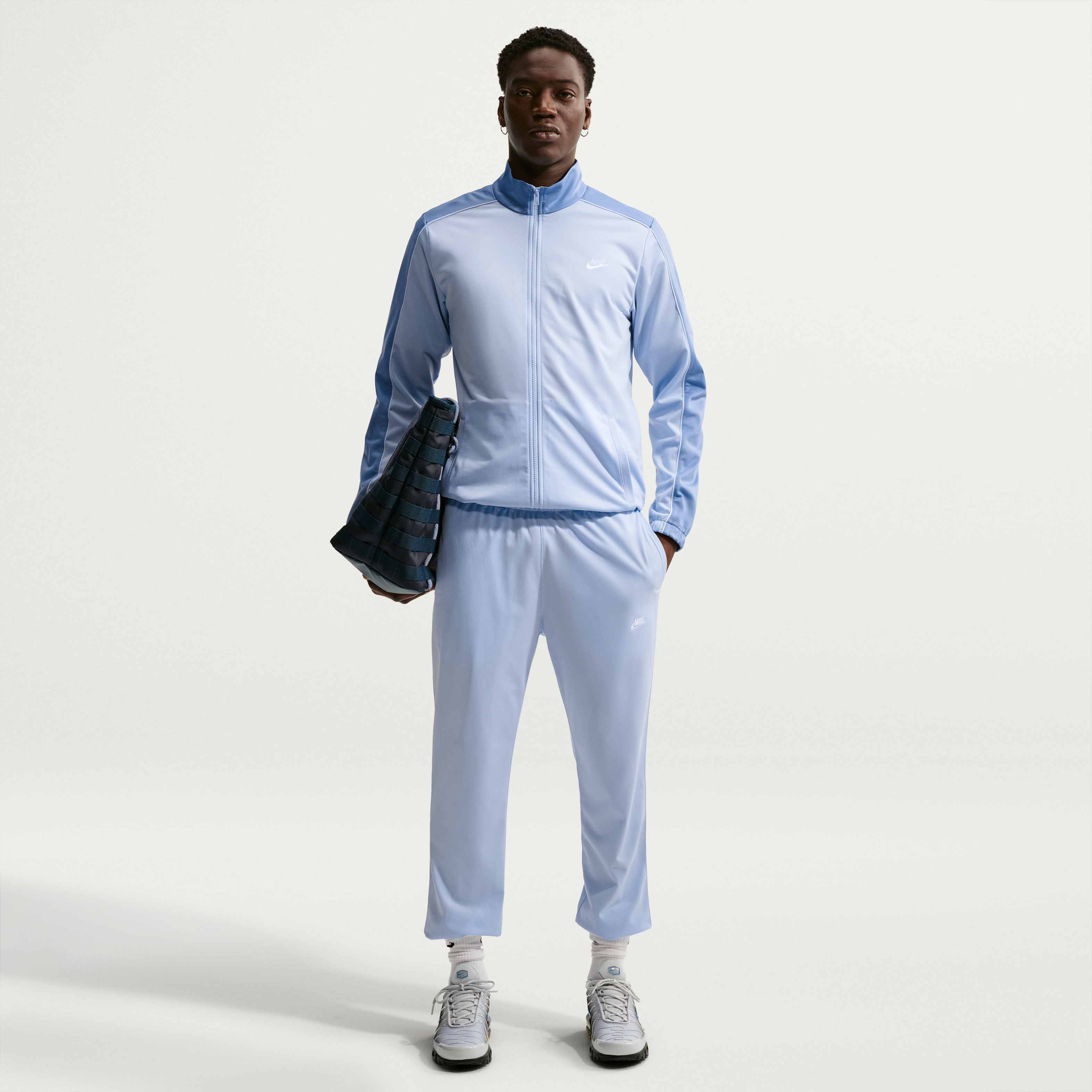 Nike Sportswear Club image number 0