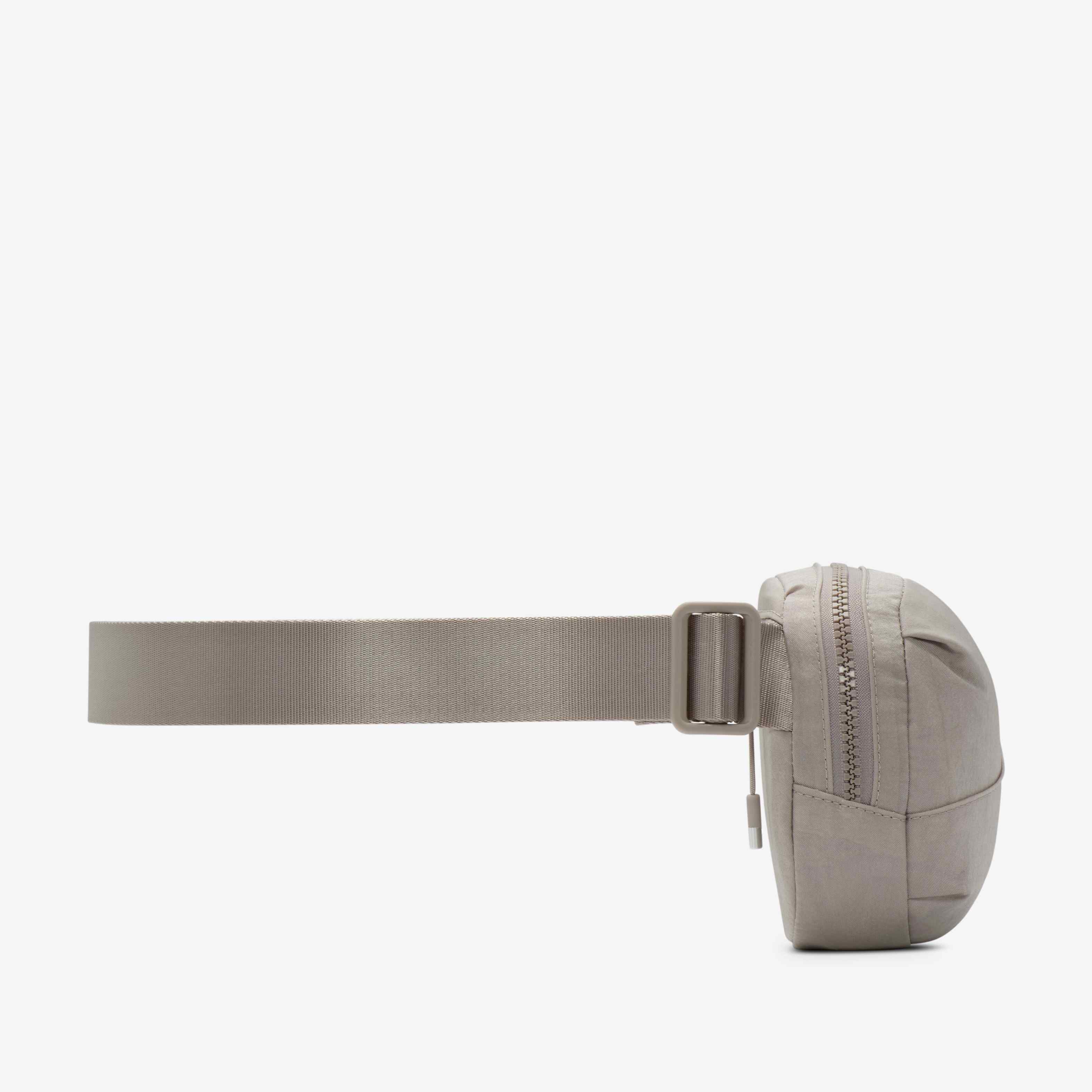 نايكي أورا image number 1