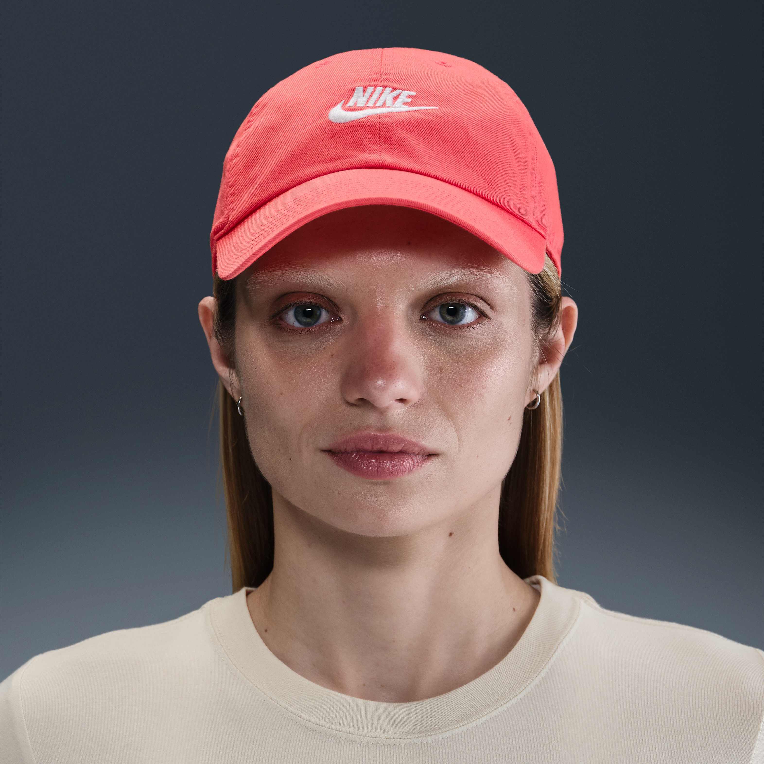 نايكي كلوب image number 0