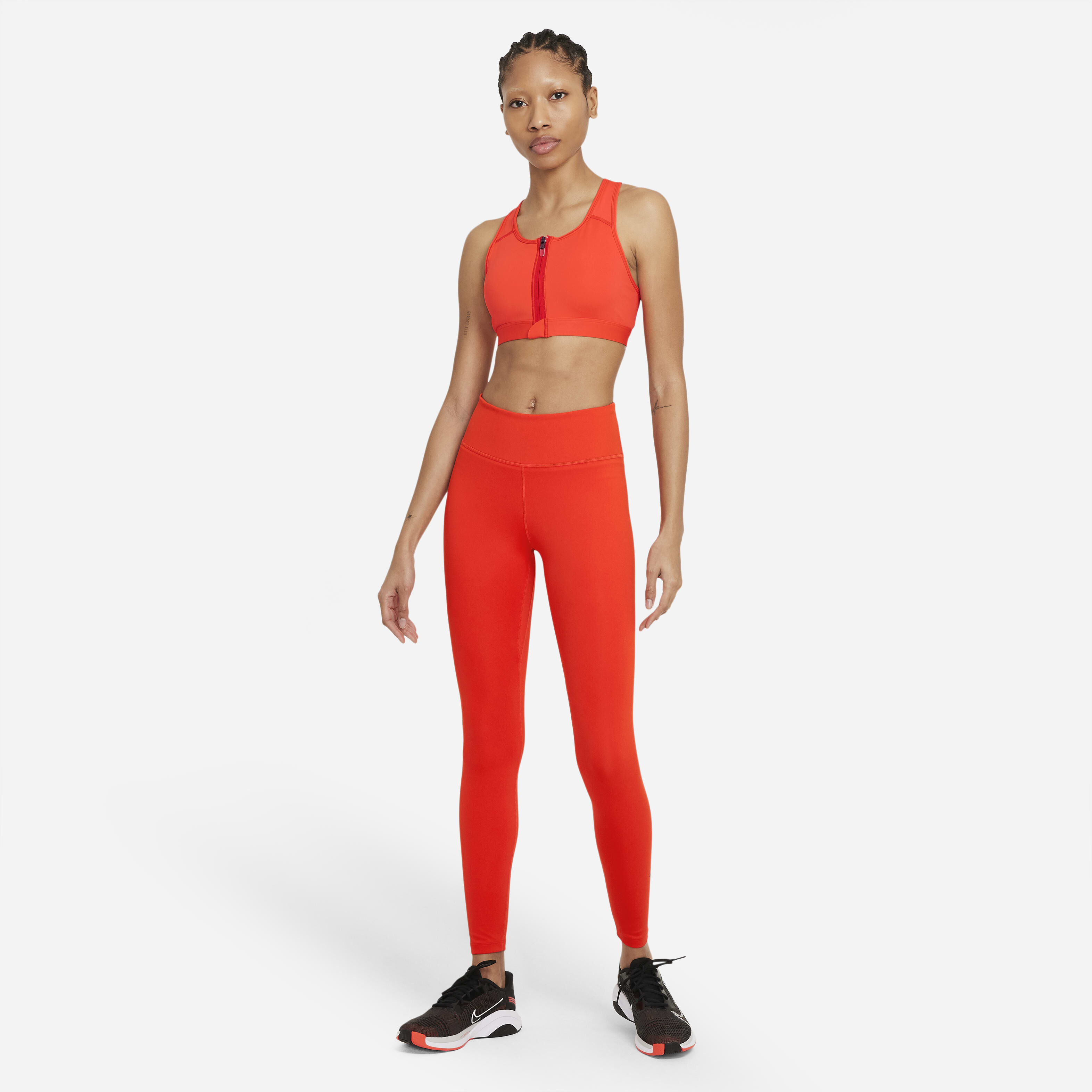 نايكي سووش image number 5